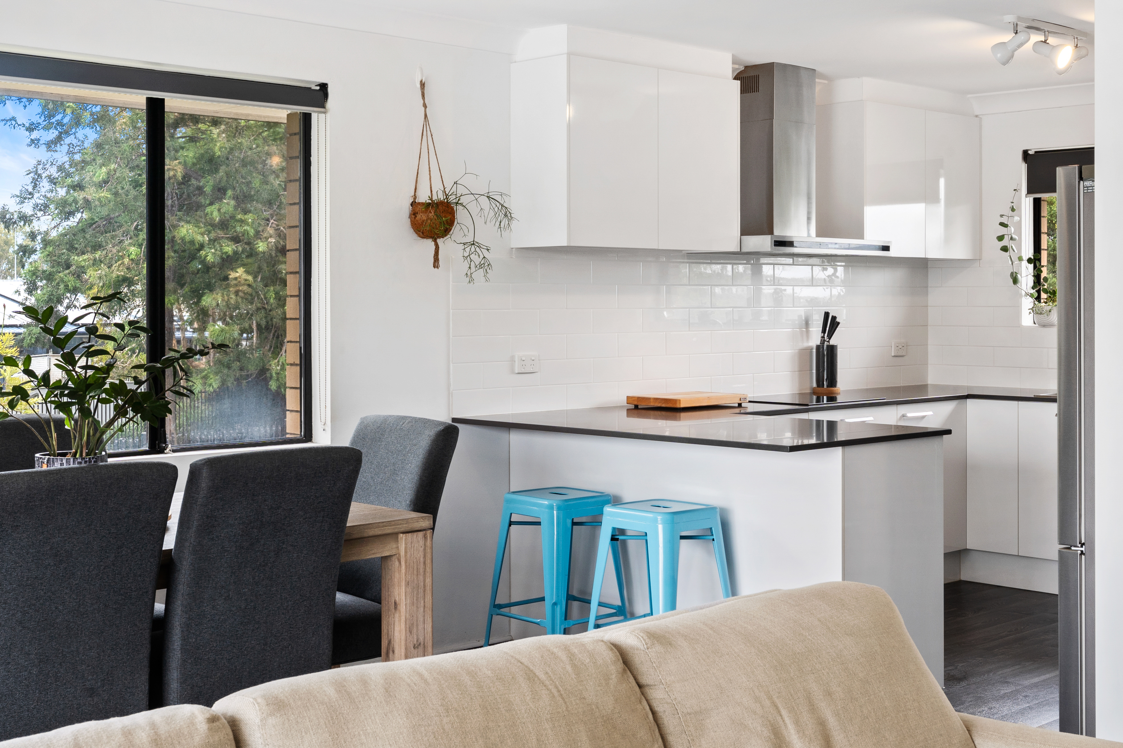 2-bedroom unit at 4 40 OCEANIC DRIVE, MERMAID WATERS QLD 4218, Gold Coast, Queensland