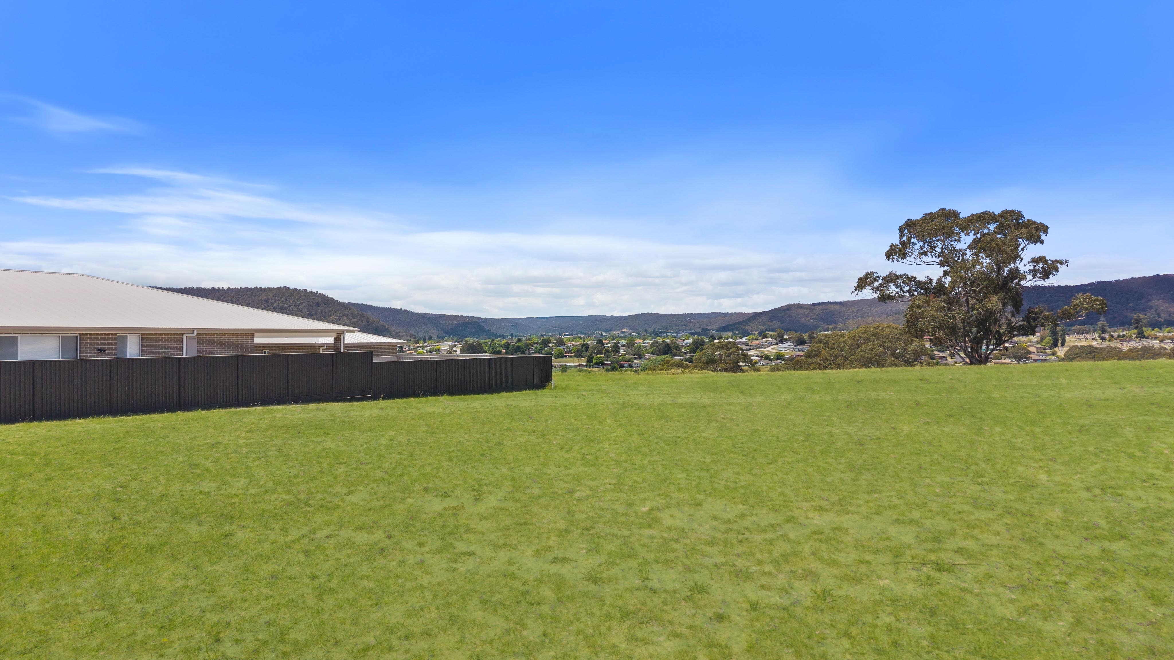 49 Hillcrest Avenue, Lithgow, Nsw, 2790 - Image 4