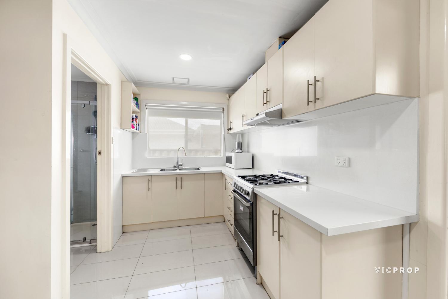 1/63 Walmer Avenue, St Albans, VIC 3021 - Image 3