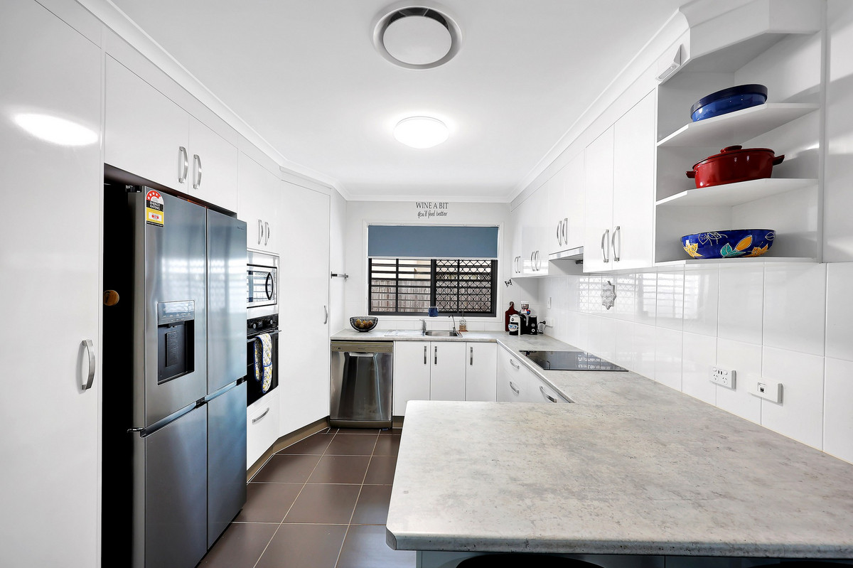 12 HELM STREET, Toogoom QLD 4655 - Image 6