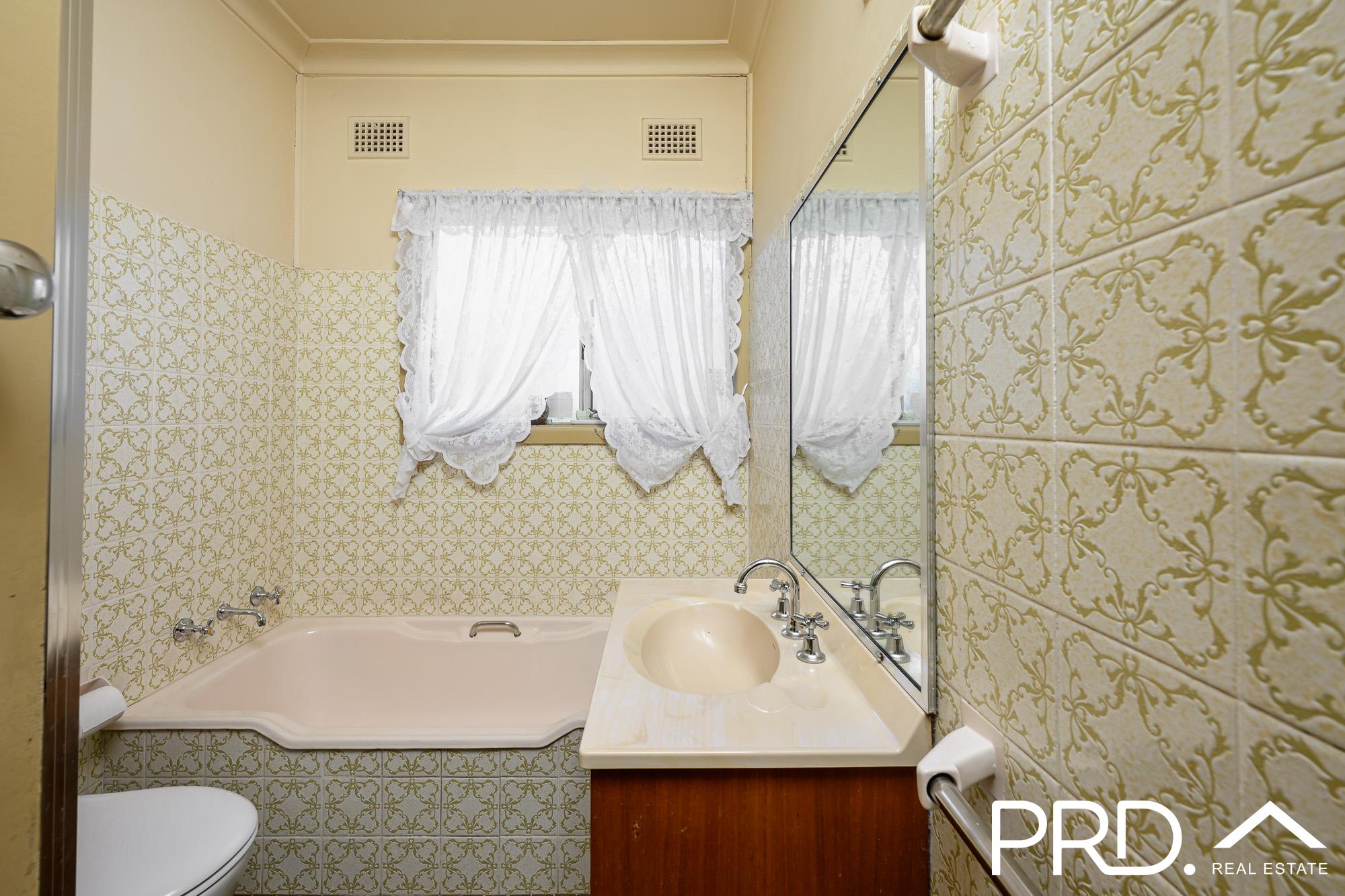 12 BRIGHTON AVENUE, Panania NSW 2213 - Image 7