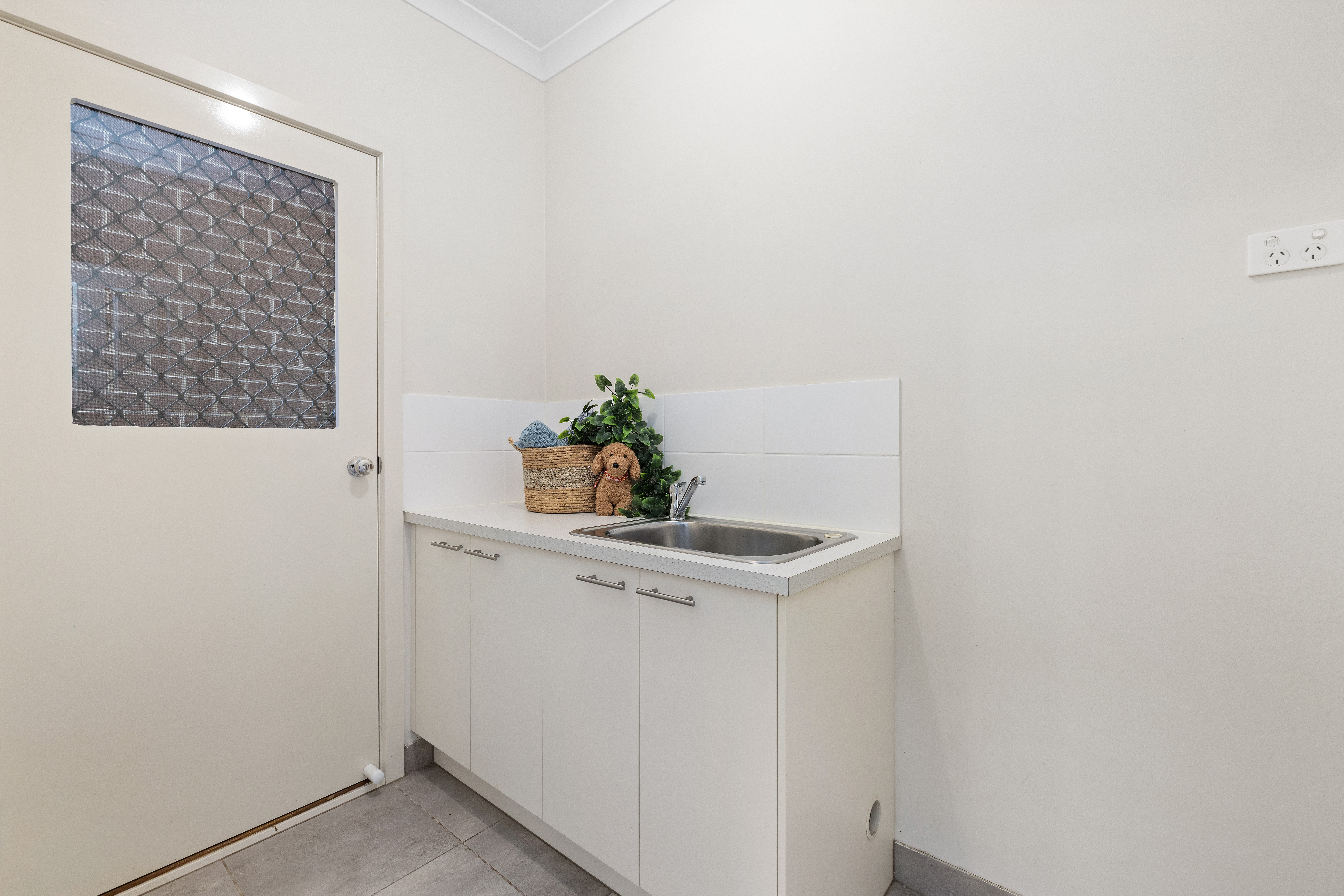 4-bedroom unit at 8 Primary Street, Mooroolbark, VIC 3138, Yarra Ranges, Victoria