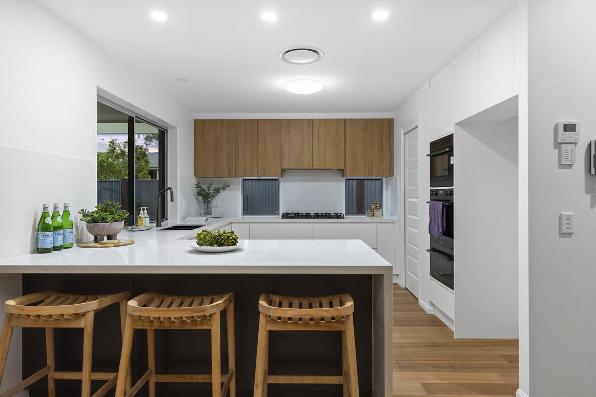 24 FEATHERTAIL PLACE, Gumdale QLD 4154 - Image 4