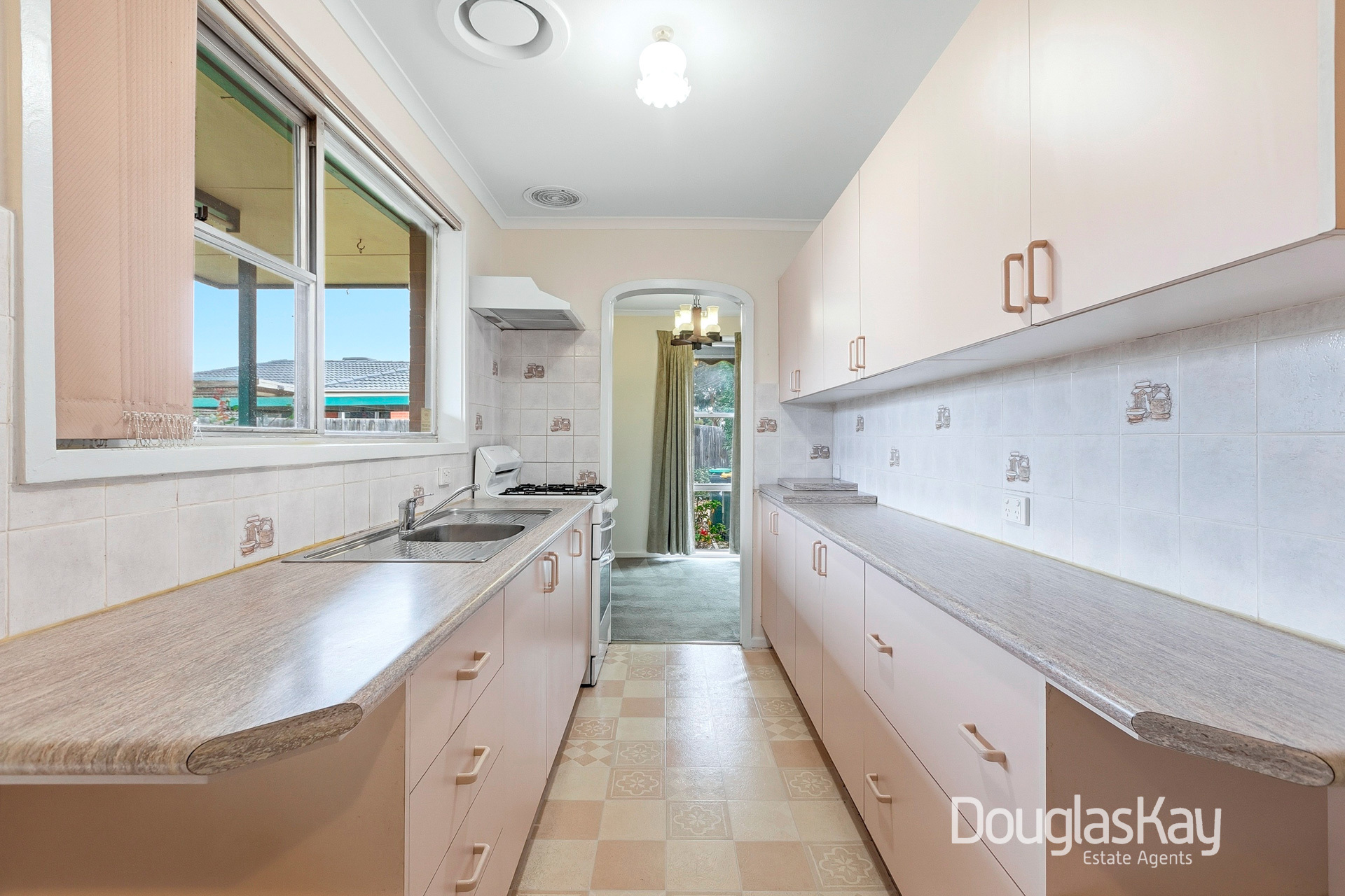 11 BUCKINGHAM CRESCENT, Sunshine West VIC 3020 - Image 6