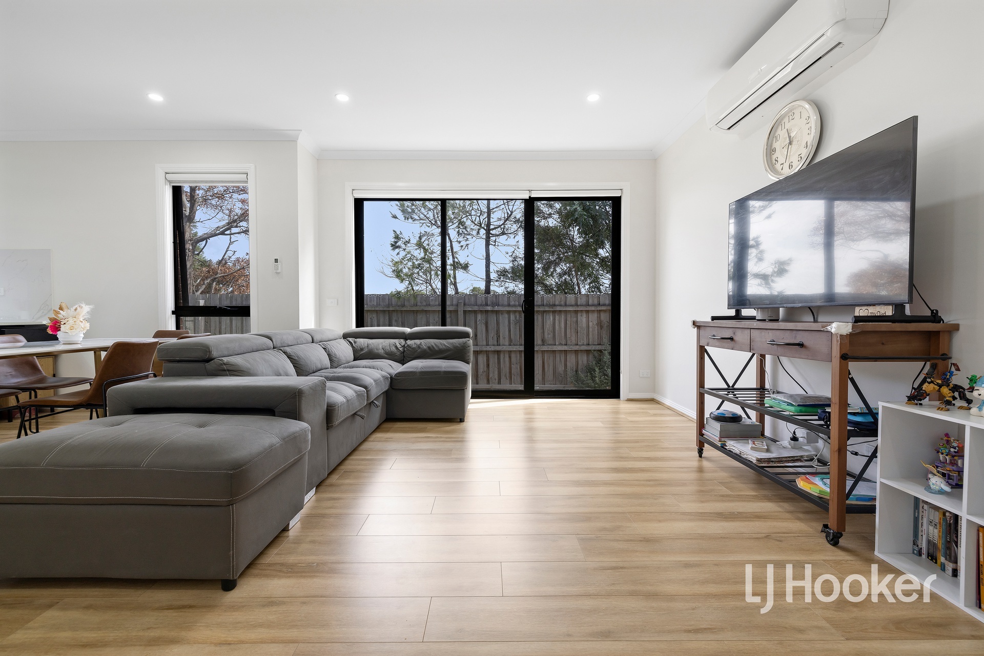 2 29 WILLOW DRIVE, HAMPTON PARK VIC 3976 - Image 7