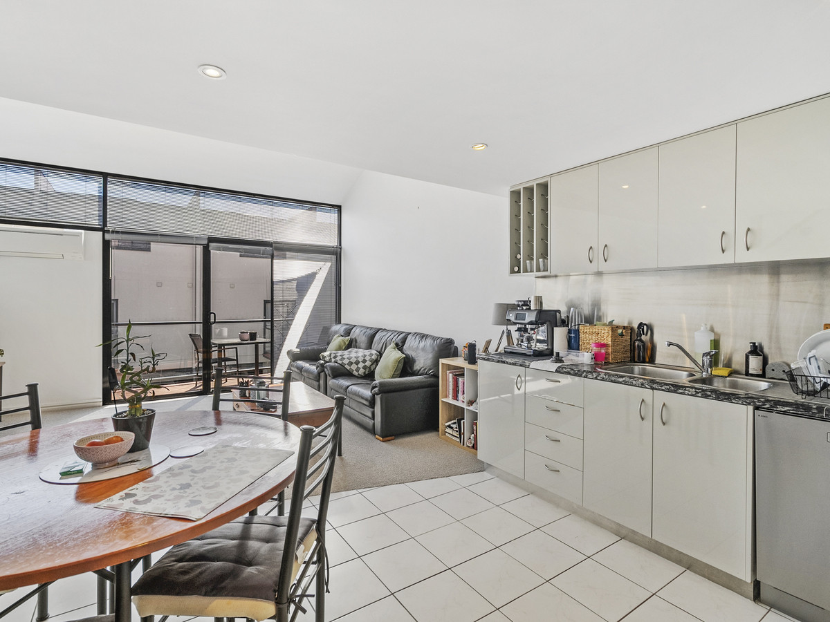 9 1 CRESWELLS ROW, HOBART TAS 7000 - Image 8