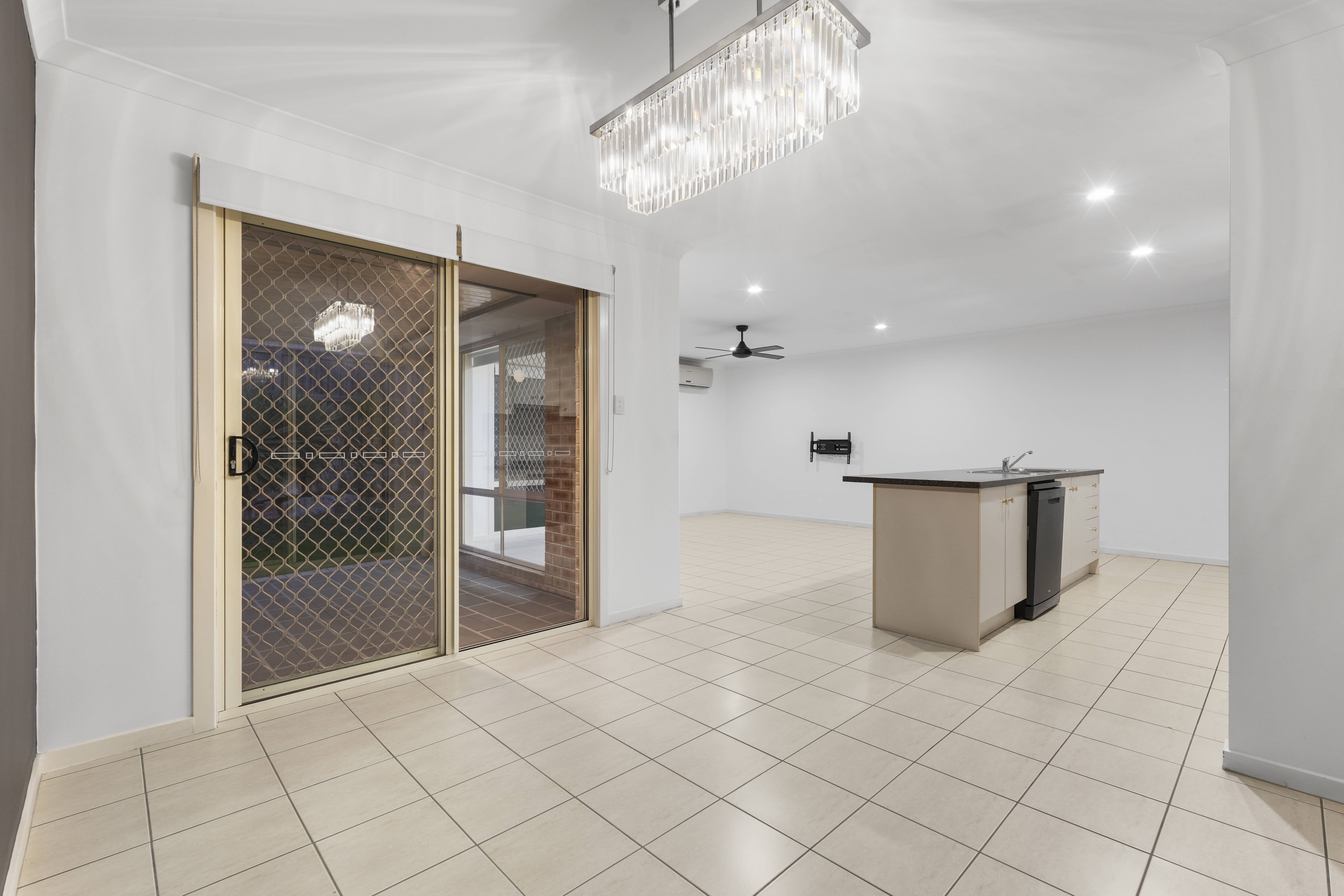 36 Wyndham Circuit, Holmview, QLD 4207 - Image 6