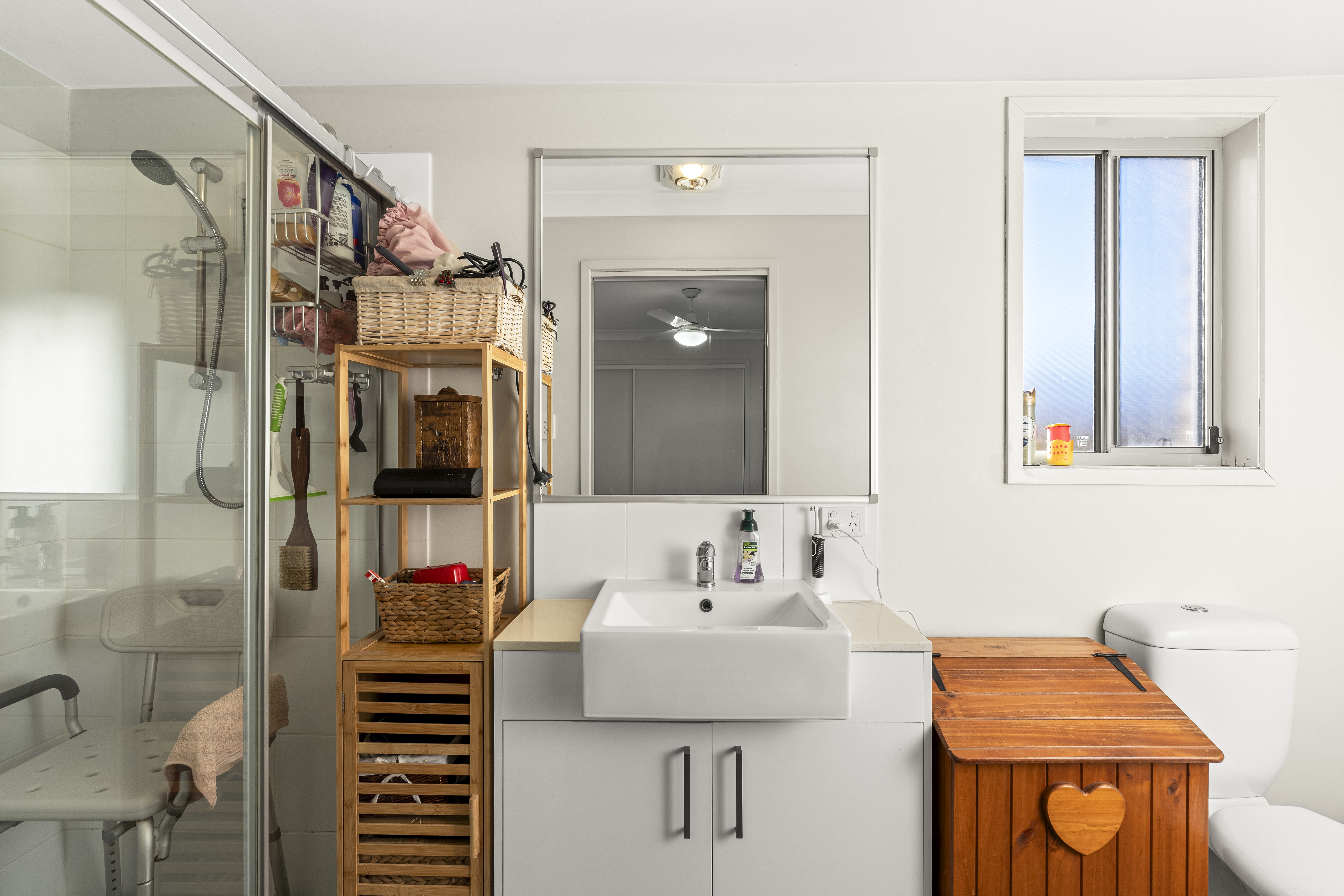 6-bedroom unit at 81 Cambooya Street, Drayton, QLD 4350, Toowoomba, Queensland