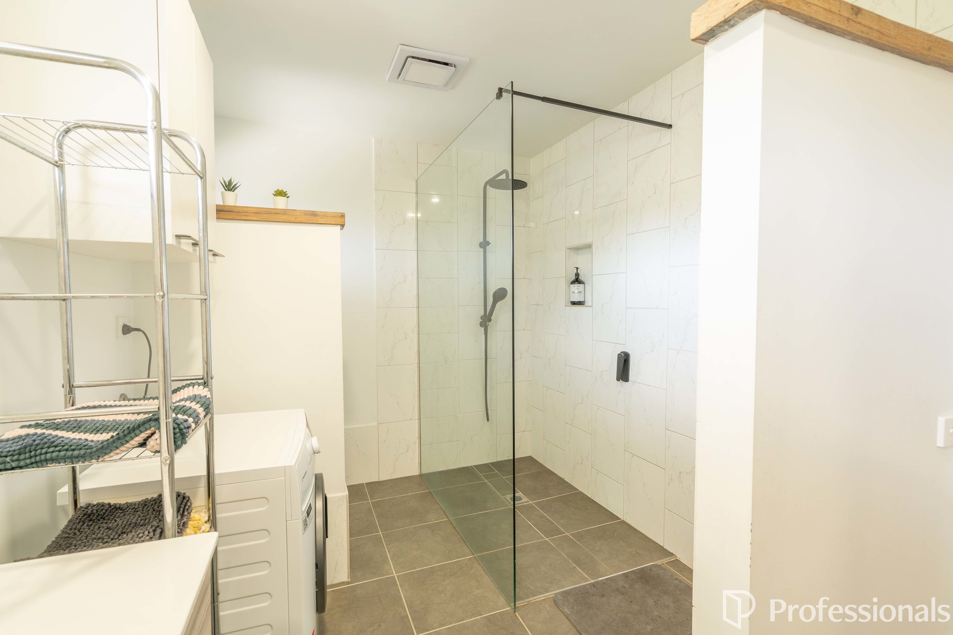 32 -34 Geofrey Avenue, Loch Sport, Vic, 3851 - Image 9