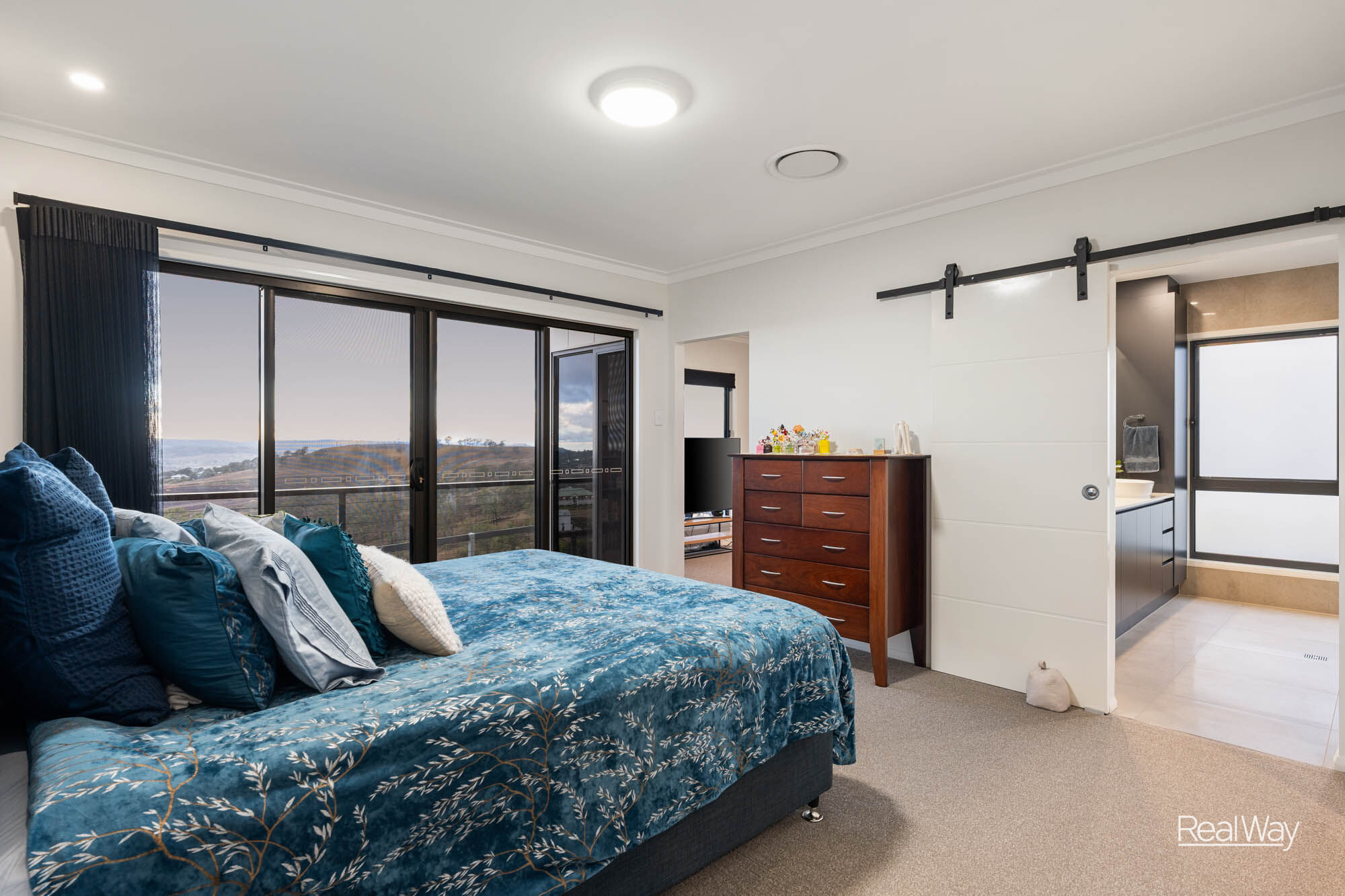 4-bedroom house at 8 SUMMIT DRIVE, Mount Rascal QLD 4350, Toowoomba, Queensland