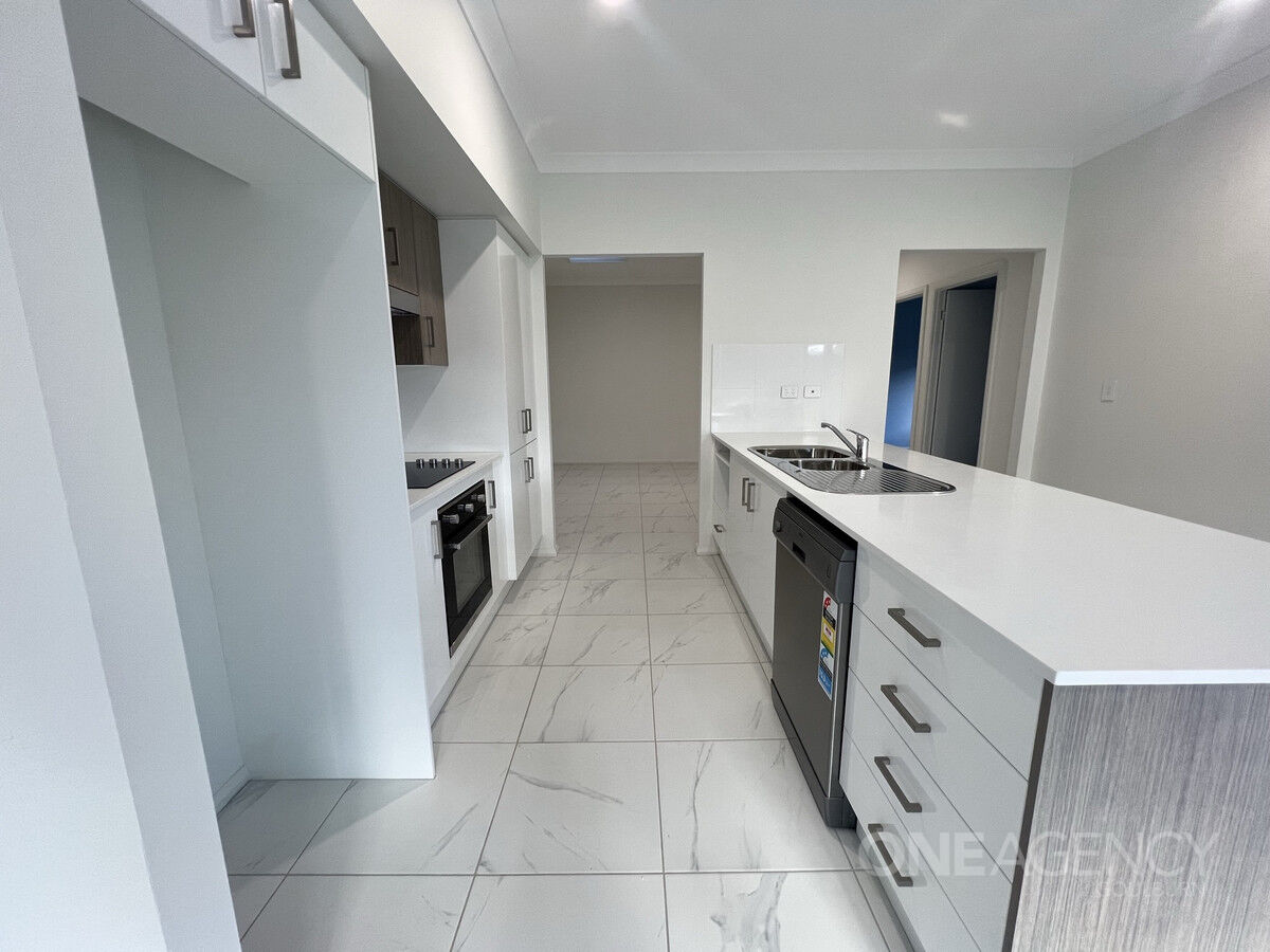 25 BONNEVILLE BOULEVARD, Goulburn NSW 2580 - Image 2