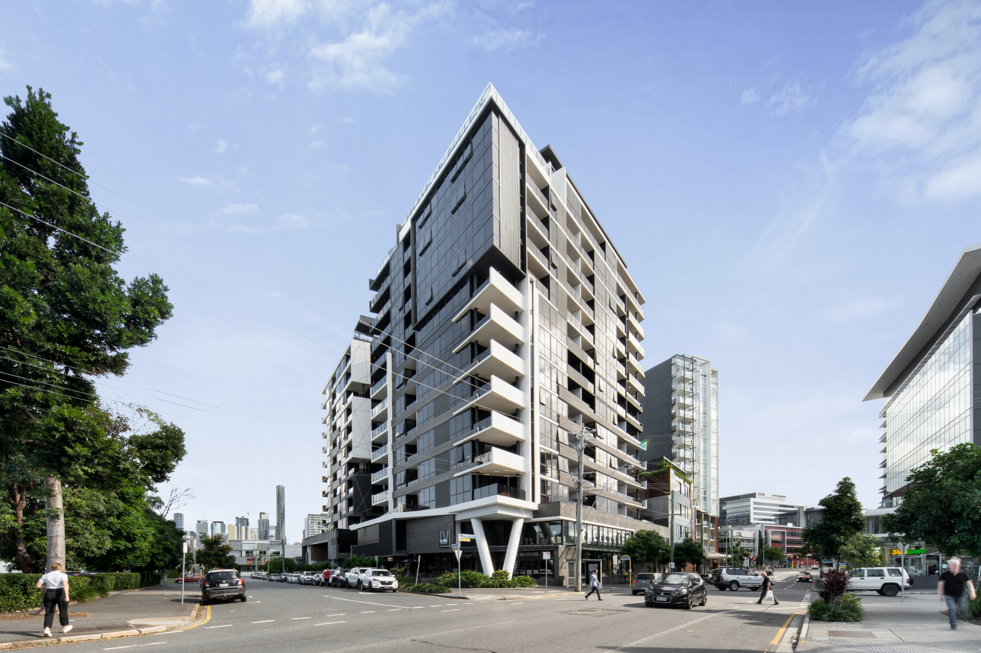 APARTMENT 601 27 COMMERCIAL ROAD, NEWSTEAD QLD 4006 - Image 2