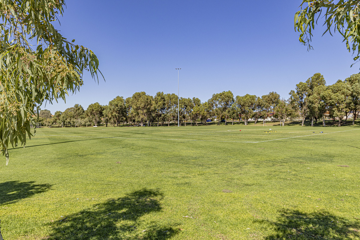 44 Grand Paradiso, Merriwa, Wa, 6030 - Image 2