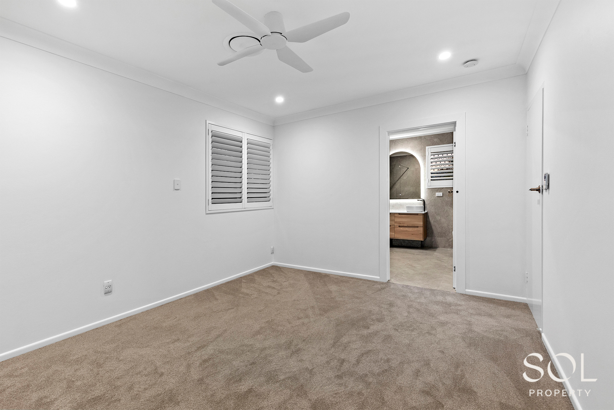 8 Hillhouse Street, Aspley, QLD 4034 - Image 10