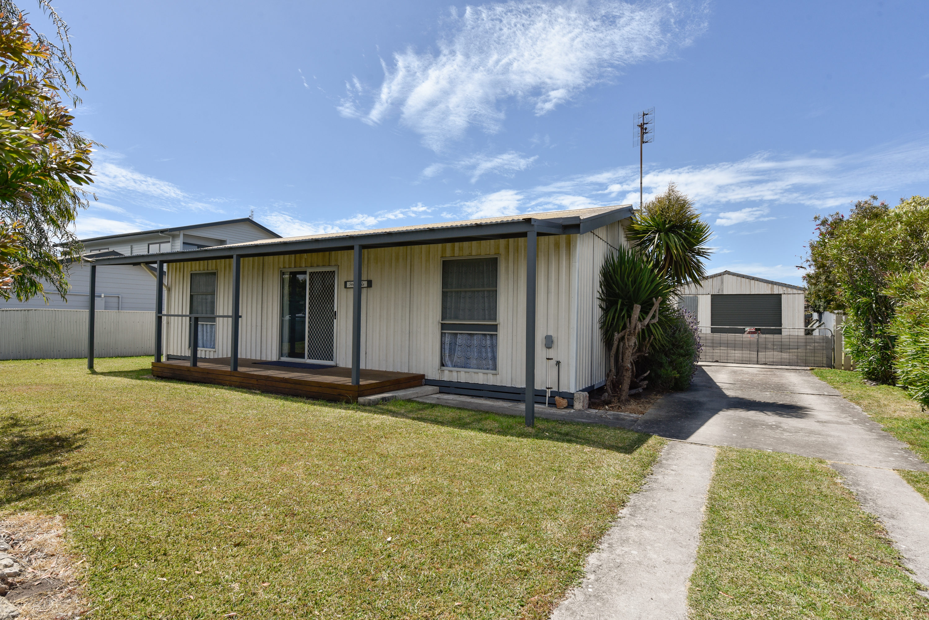 17 Mcfarlane Street, Robe, SA 5276 - Image 1