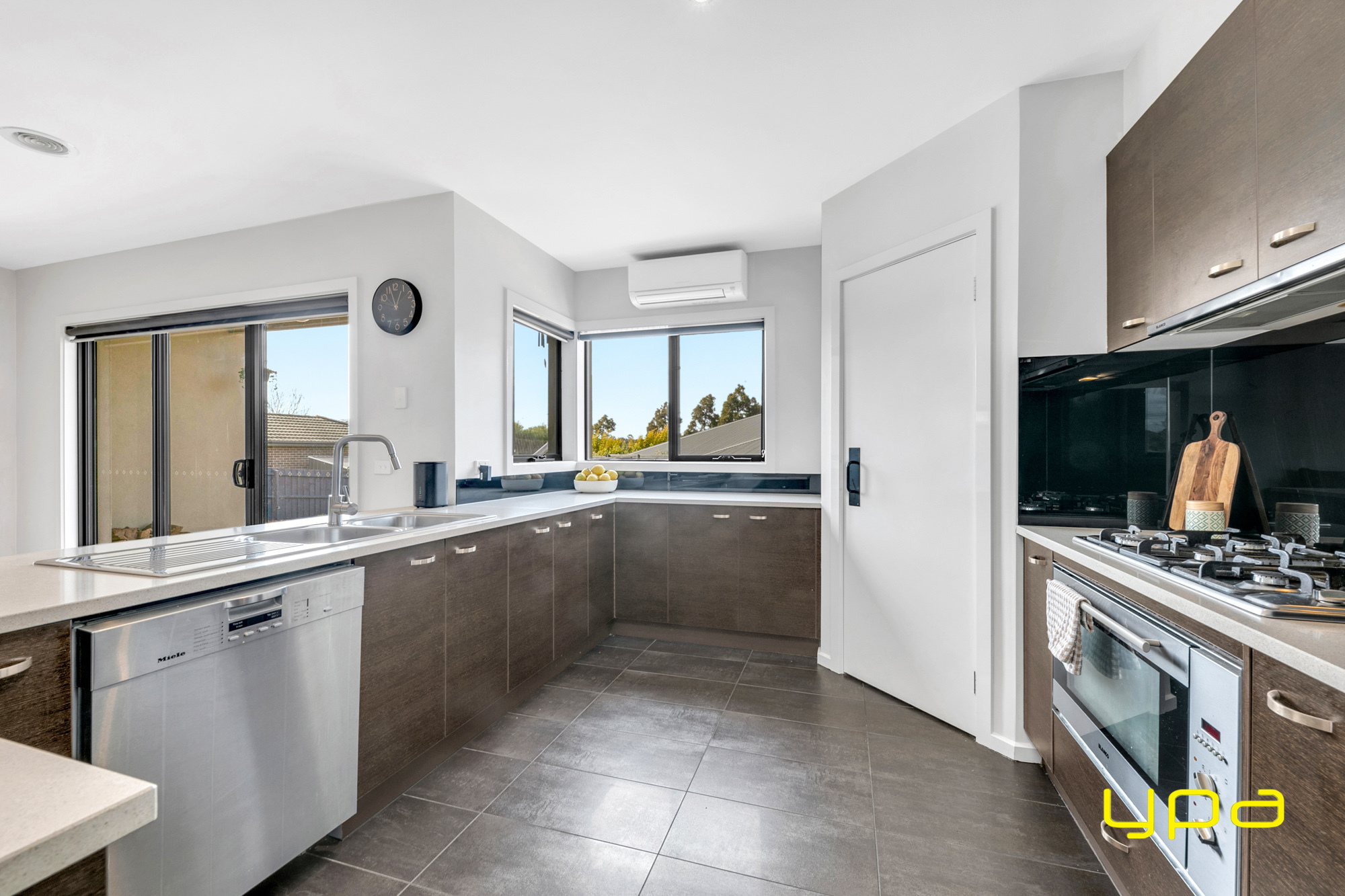 4-bedroom house at 6 Beacon Place, Doreen, VIC 3754, Nillumbik, Victoria