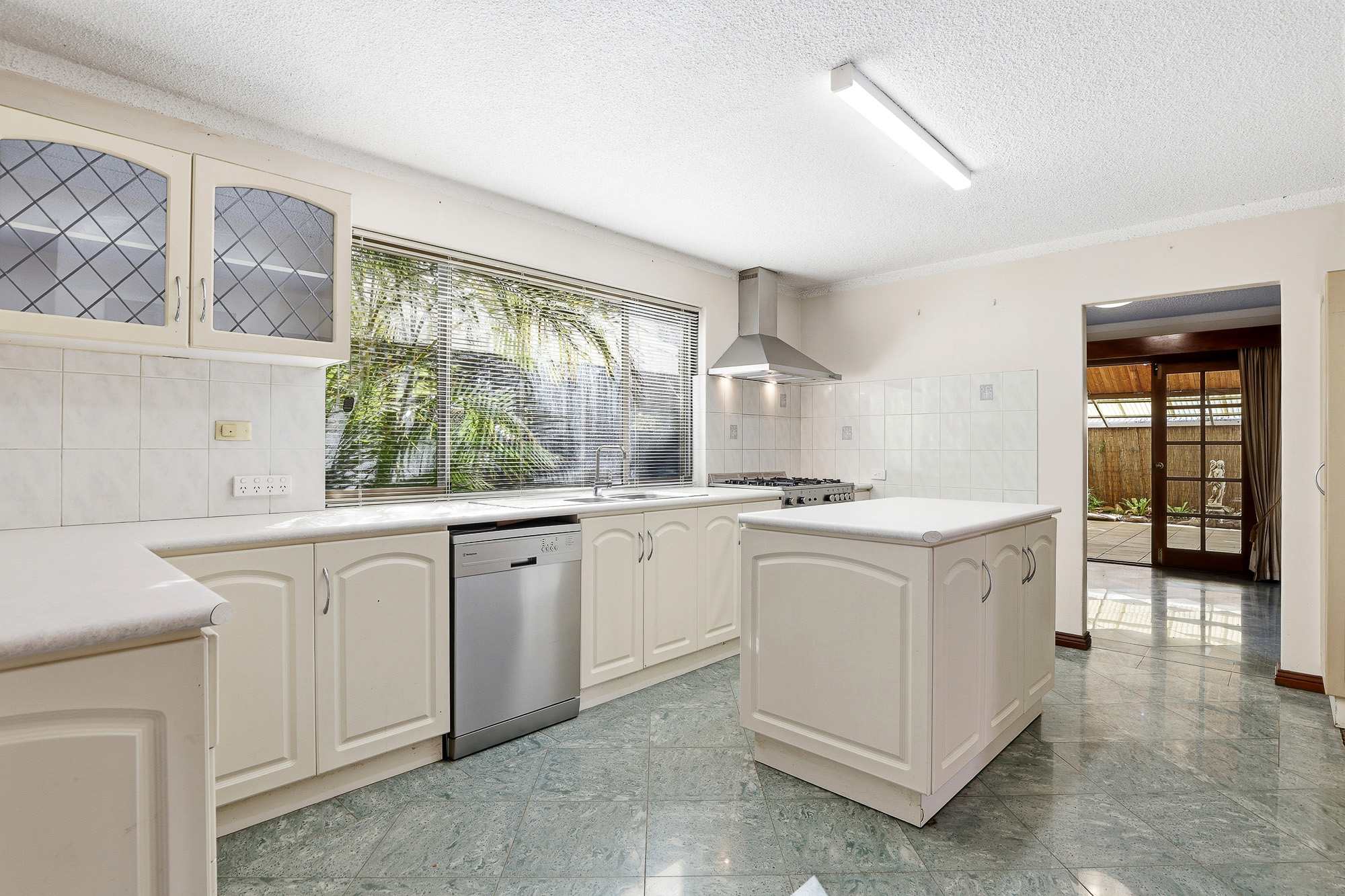 2 Dolton Place, Warnbro, WA 6169 - Image 3