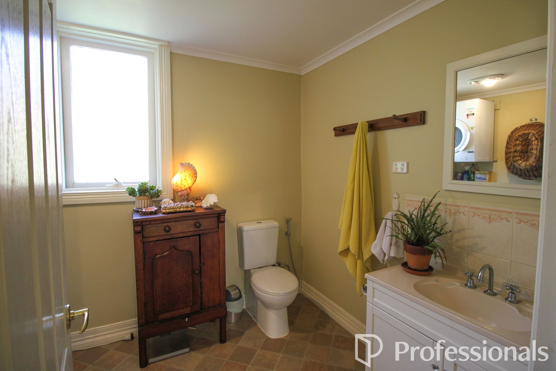129 Commercial Road, Yarram, VIC 3971 - Image 7