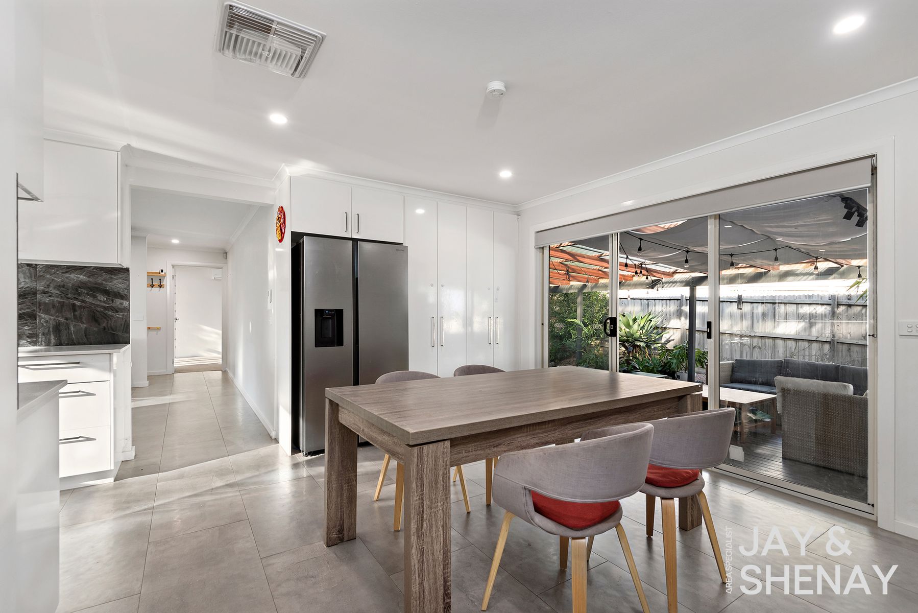 3-bedroom house at 130 GLENEAGLES DRIVE, Endeavour Hills VIC 3802, Casey, Victoria