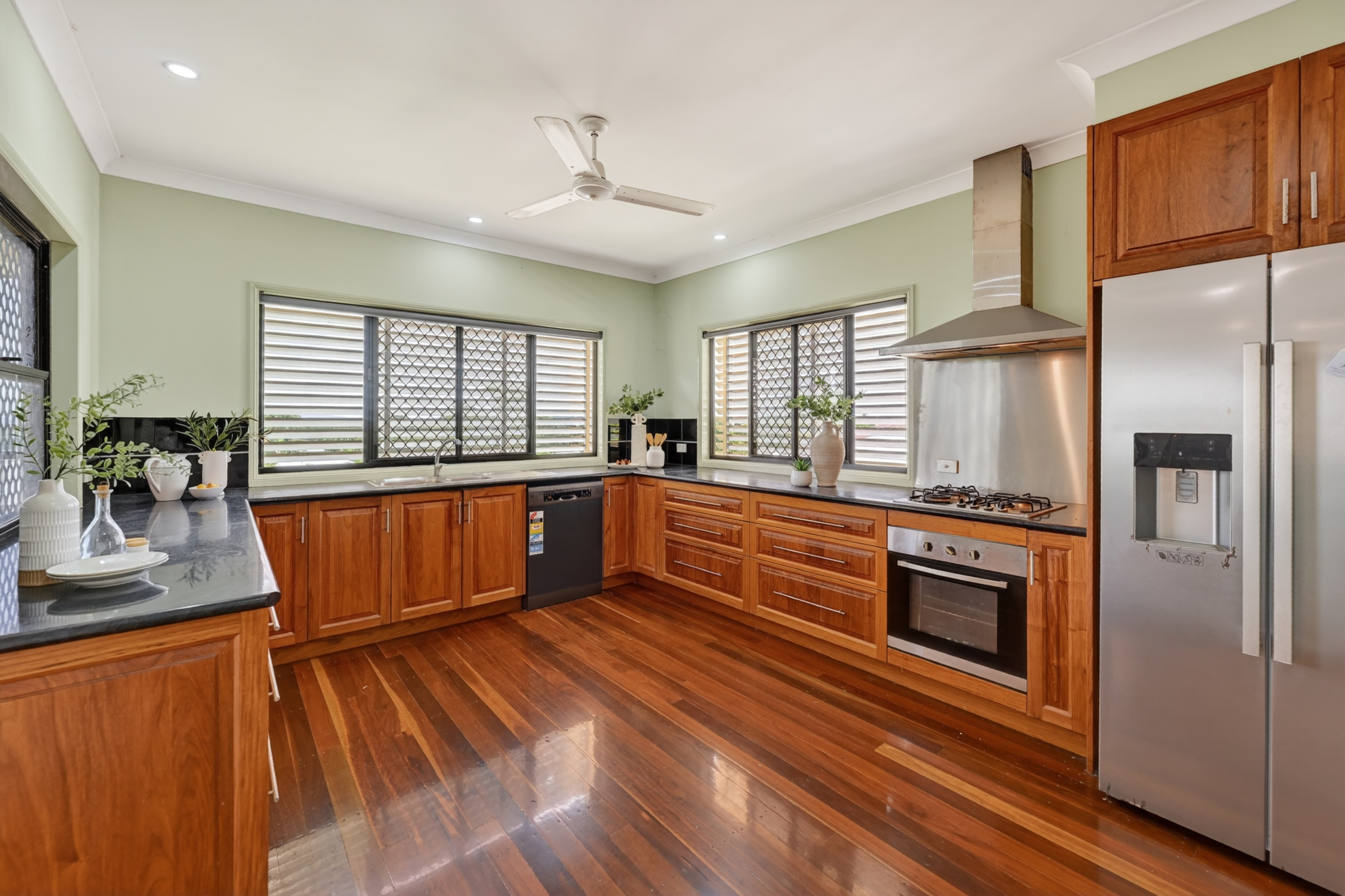 19 NETTLETON STREET, Mount Louisa QLD 4814 - Image 4