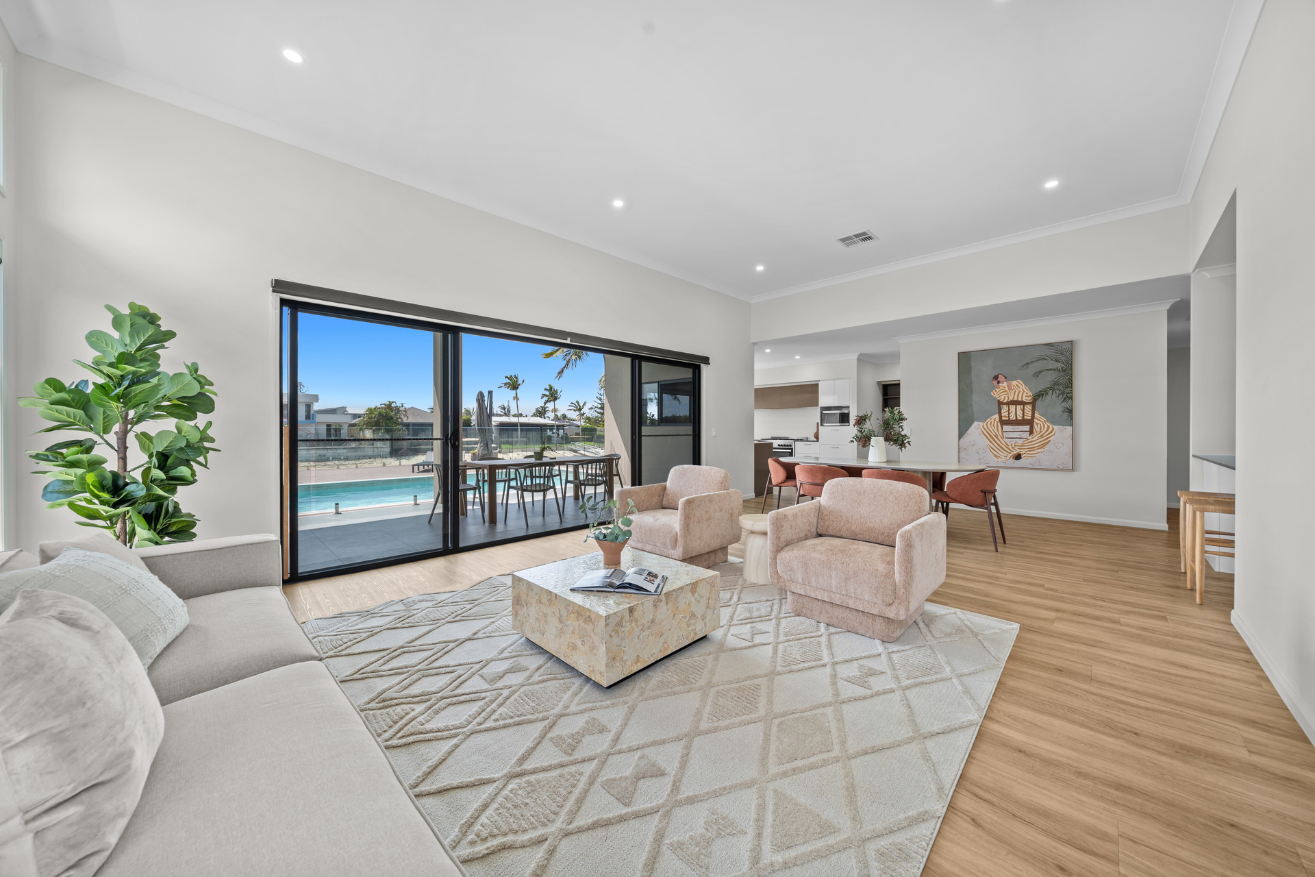162 Sunshine Boulevard, Mermaid Waters, QLD 4218 - Image 10