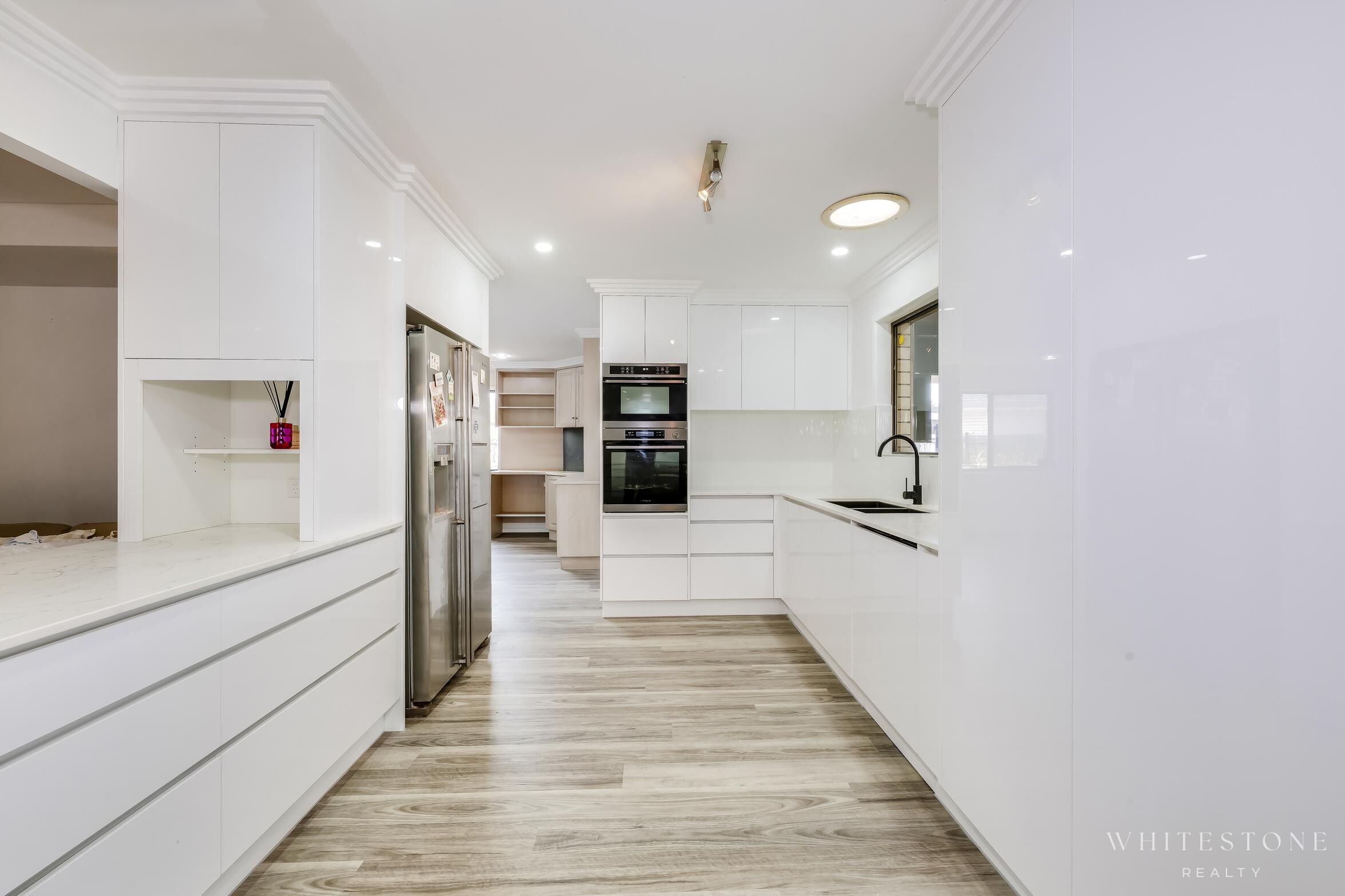 10 BRADY STREET, Avenell Heights QLD 4670 - Image 4