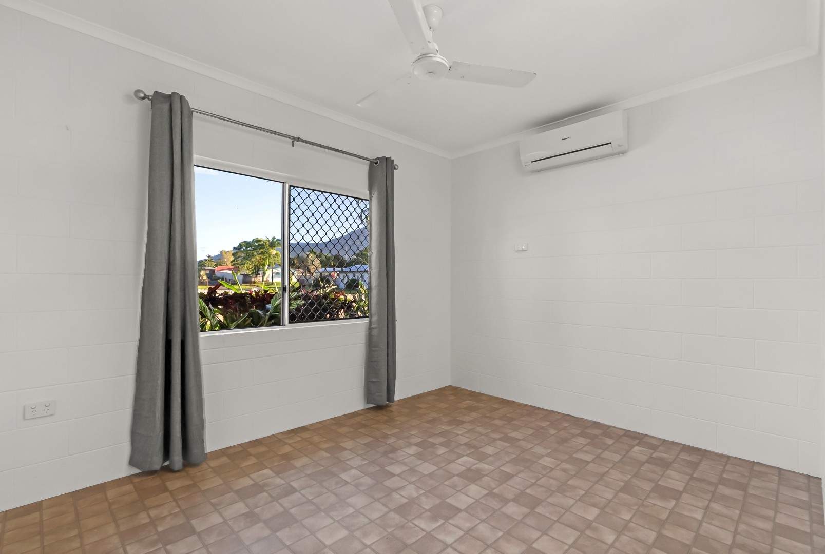 4-bedroom unit at 30 LEEUWIN CRESCENT, Bentley Park QLD 4869, Cairns, Queensland