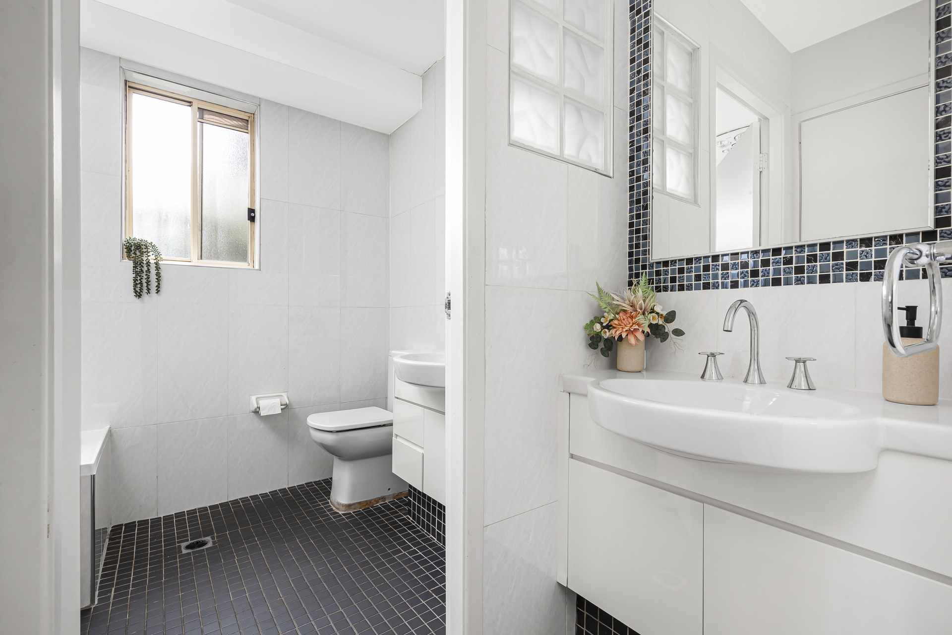 8 BARRON PLACE, Bossley Park NSW 2176 - Image 6