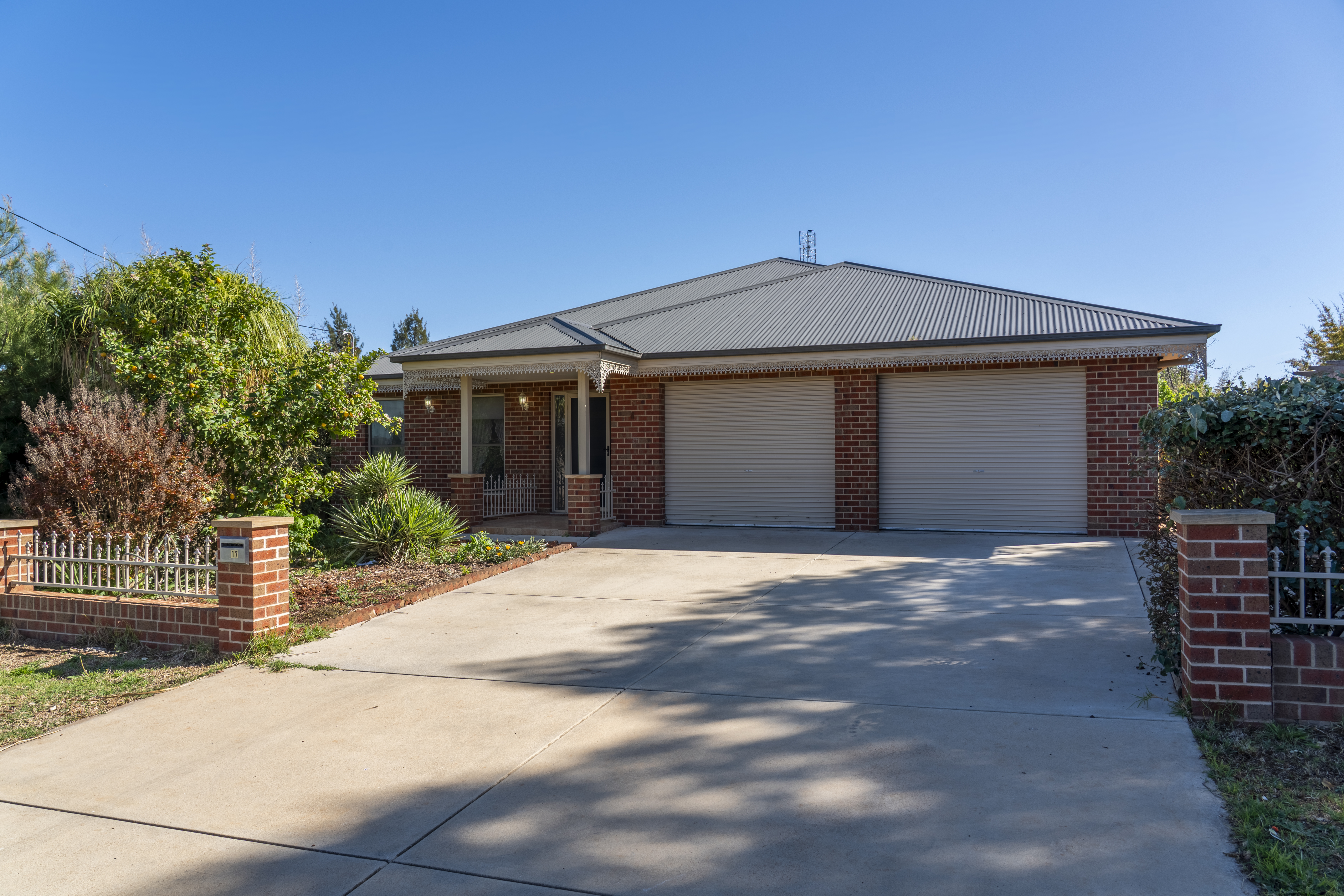 17 Deutcher Street, Temora, Nsw, 2666 - Image 1