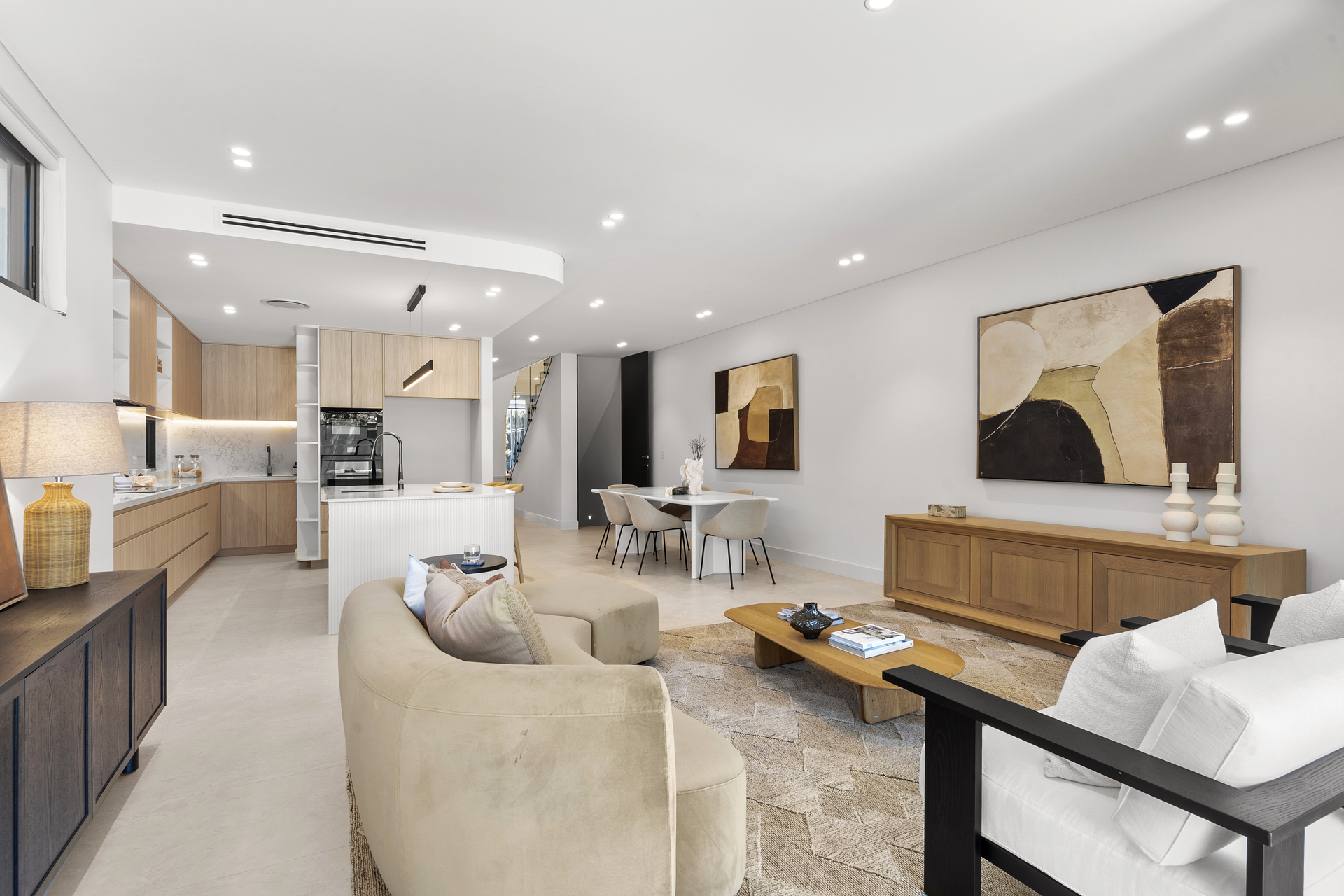 5-bedroom unit at 4B Rocklea Crescent, Sylvania, NSW 2224, Sutherland, New South Wales
