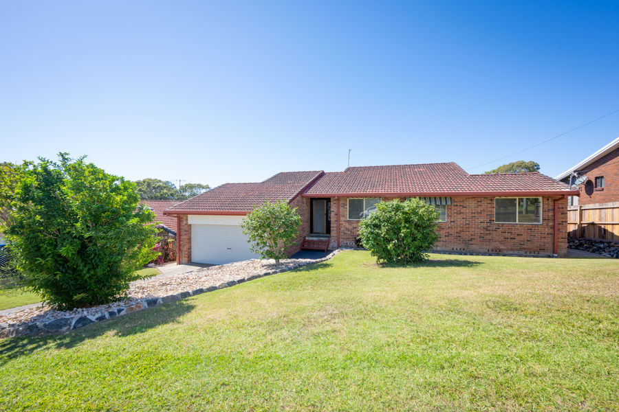 12 Panorama Parade, Safety Beach, NSW 2456 - Image 1