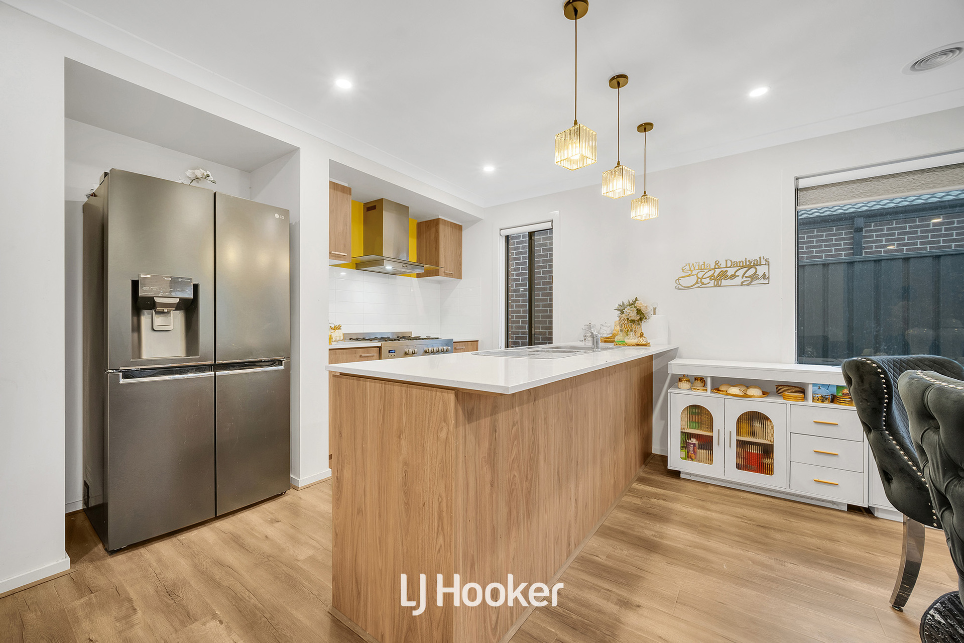 11 Carnelian Circuit, Clyde North, VIC 3978 - Image 7