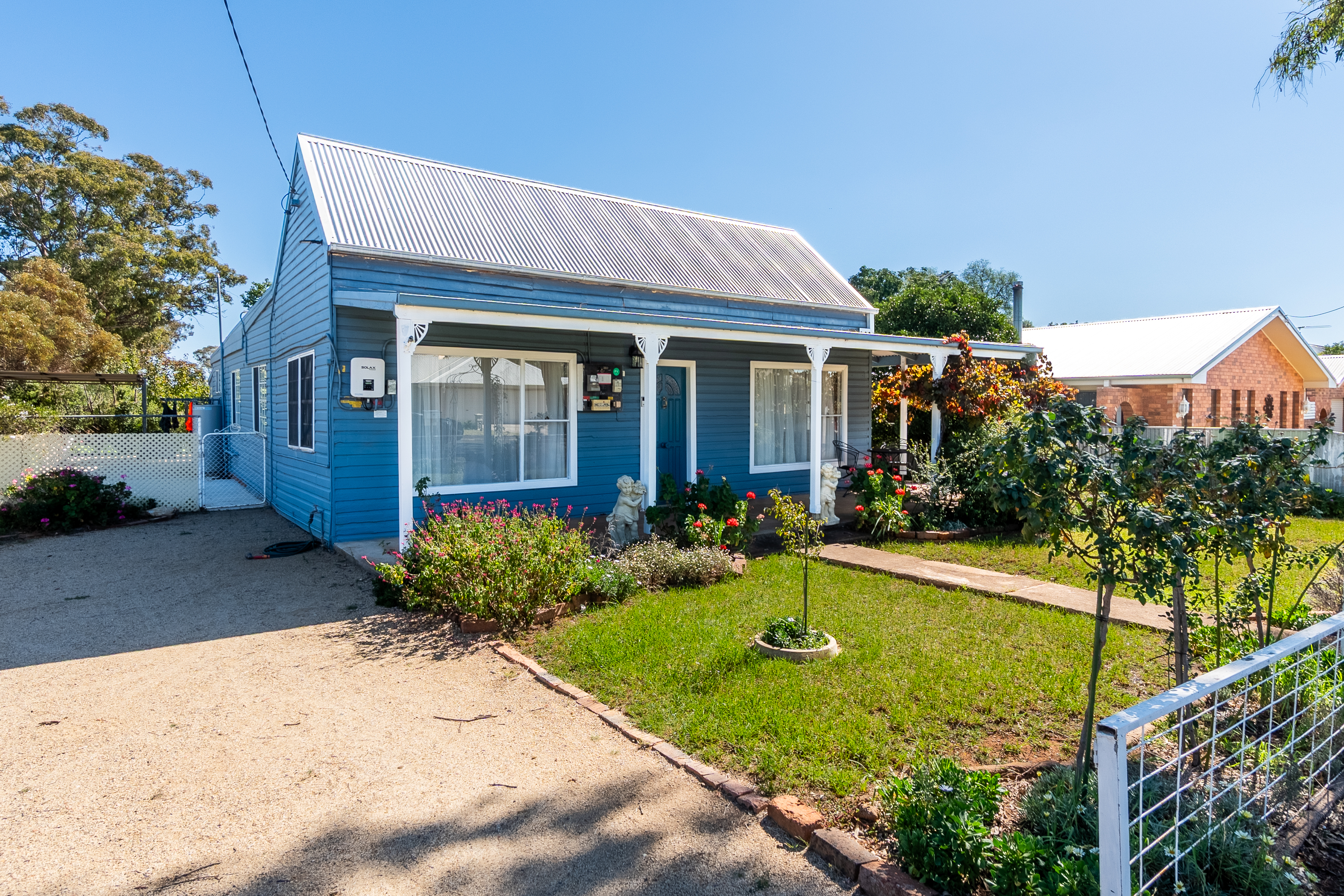 30 BELLEVUE STREET, Temora NSW 2666 - Image 1