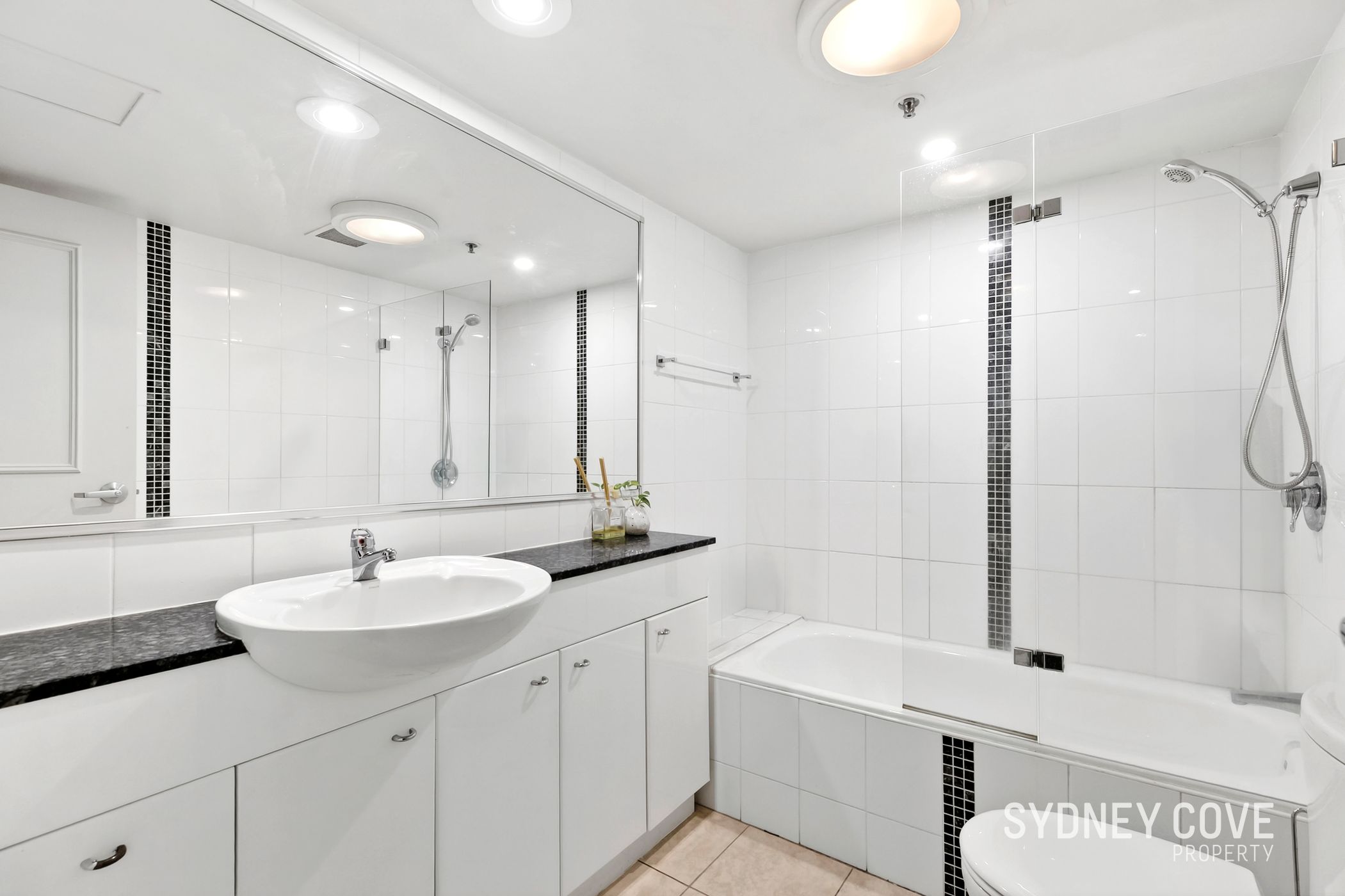 4-bedroom unit at HYDE PARK TOWERS 3203 148 ELIZABETH STREET, SYDNEY NSW 2000, Sydney, New South Wales