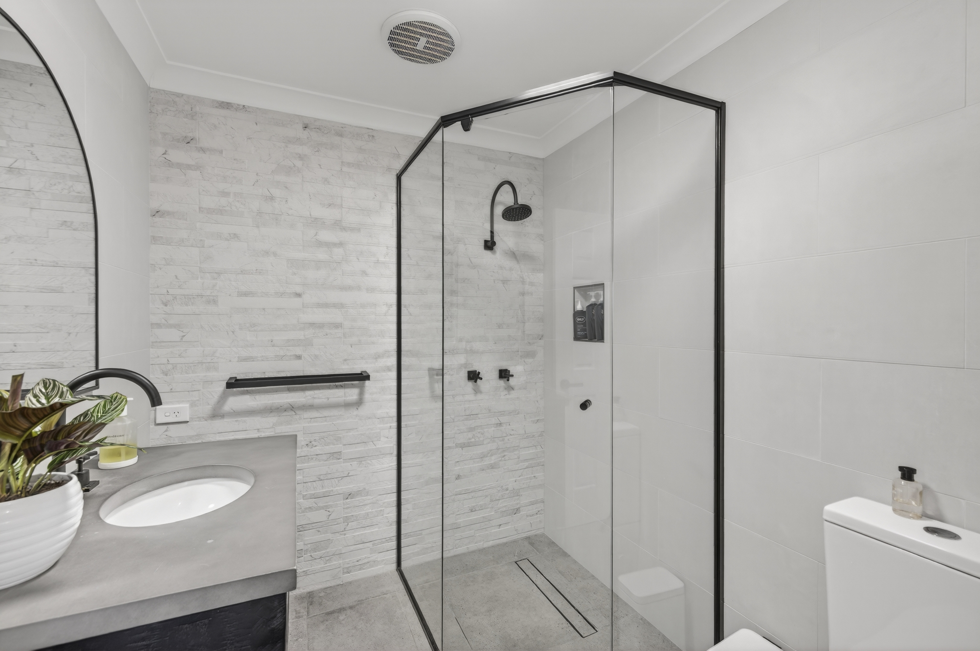 5-bedroom house at 17 Paranka Drive North, Cleveland, Qld, 4163, Redland, Queensland