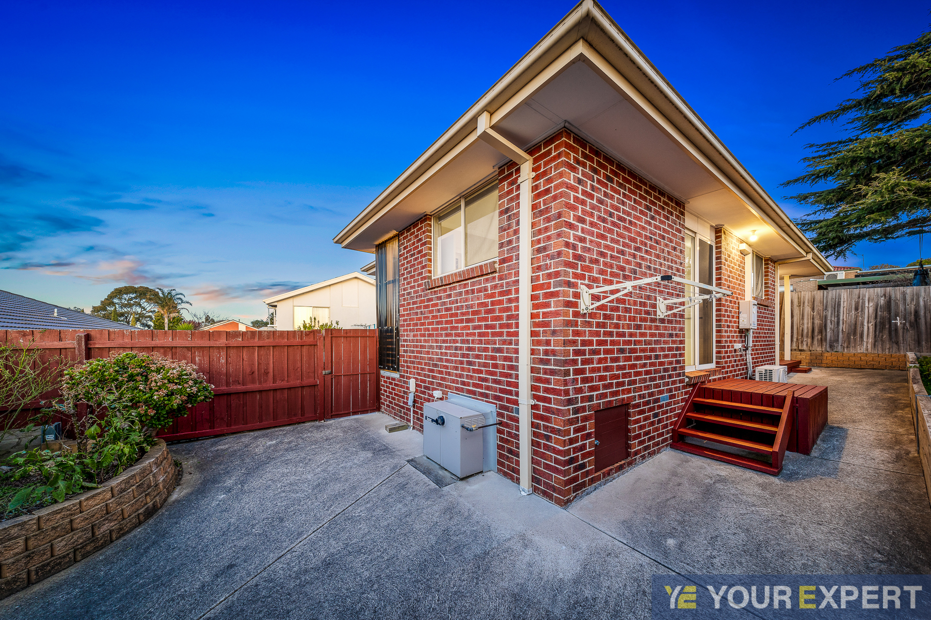 2-bedroom unit at 11 Lachlan Drive, Endeavour Hills, VIC 3802, Casey, Victoria
