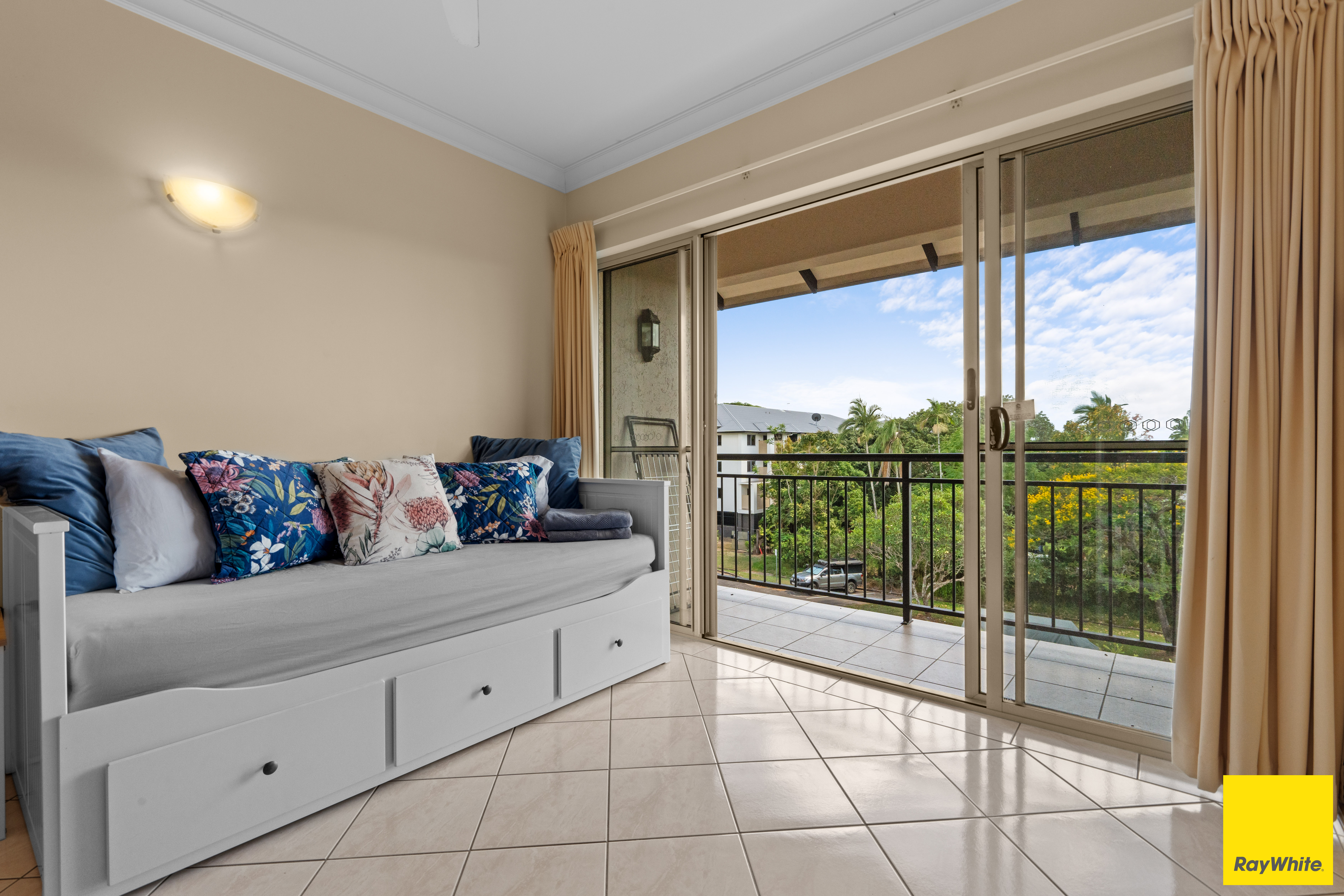 MONDURAN APARTMENTS 1813 2-10 GREENSLOPES STREET, CAIRNS NORTH QLD 4870 - Image 8