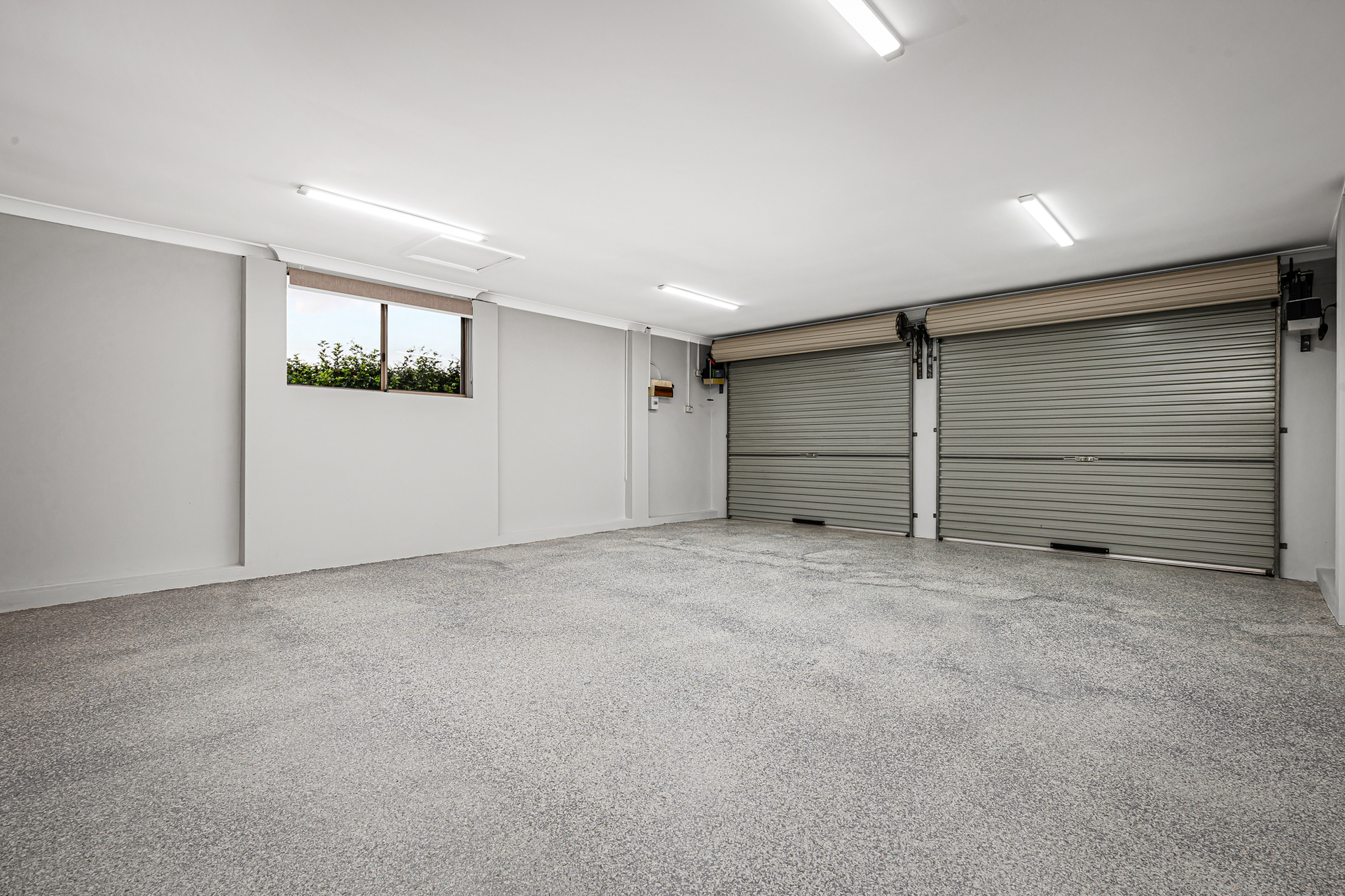 5-bedroom house at 33 Mariner Crescent, Abbotsbury, NSW 2176, Fairfield, New South Wales