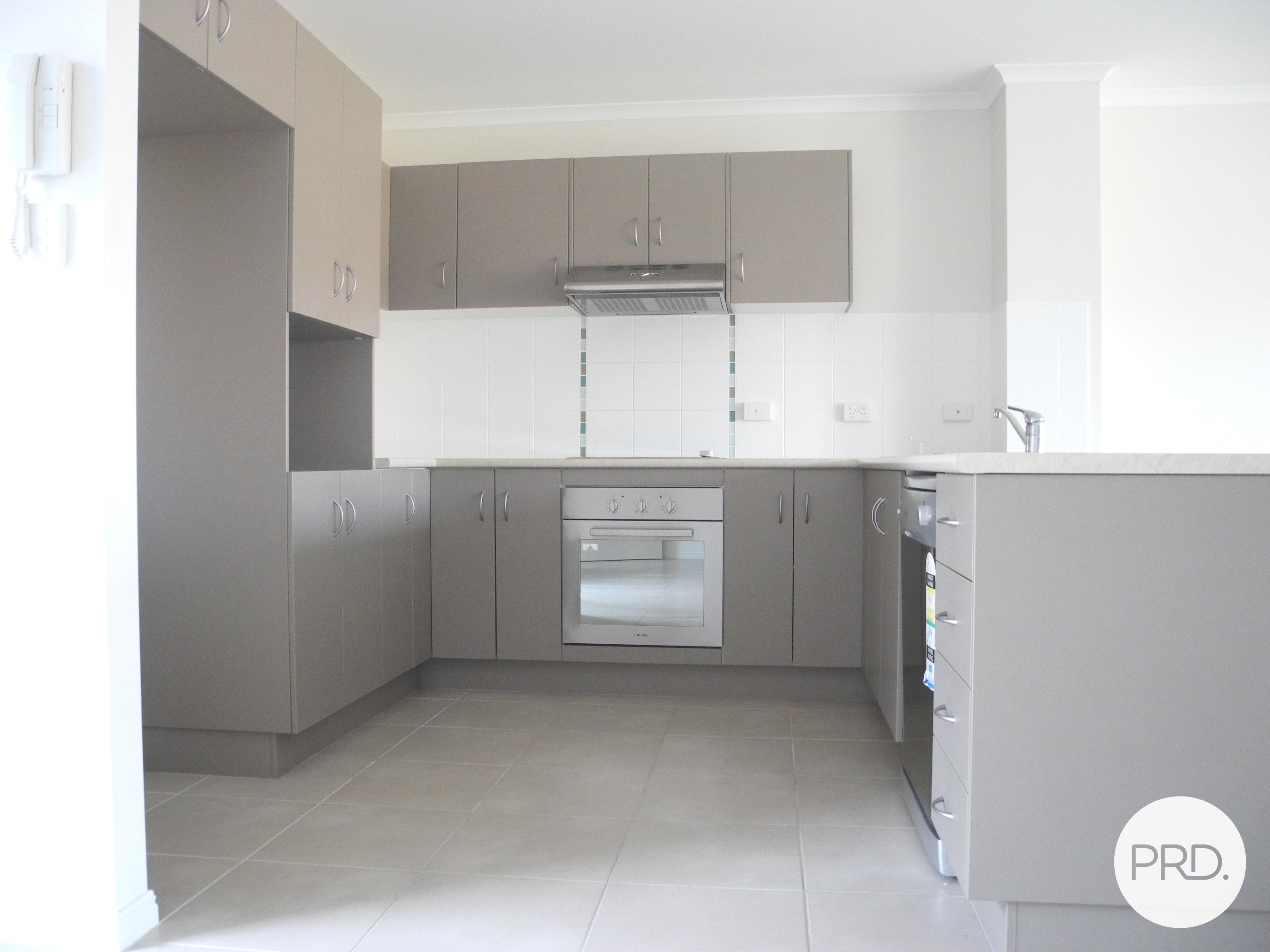 2 10 ARTHUR STREET, BOYNE ISLAND QLD 4680 - Image 5