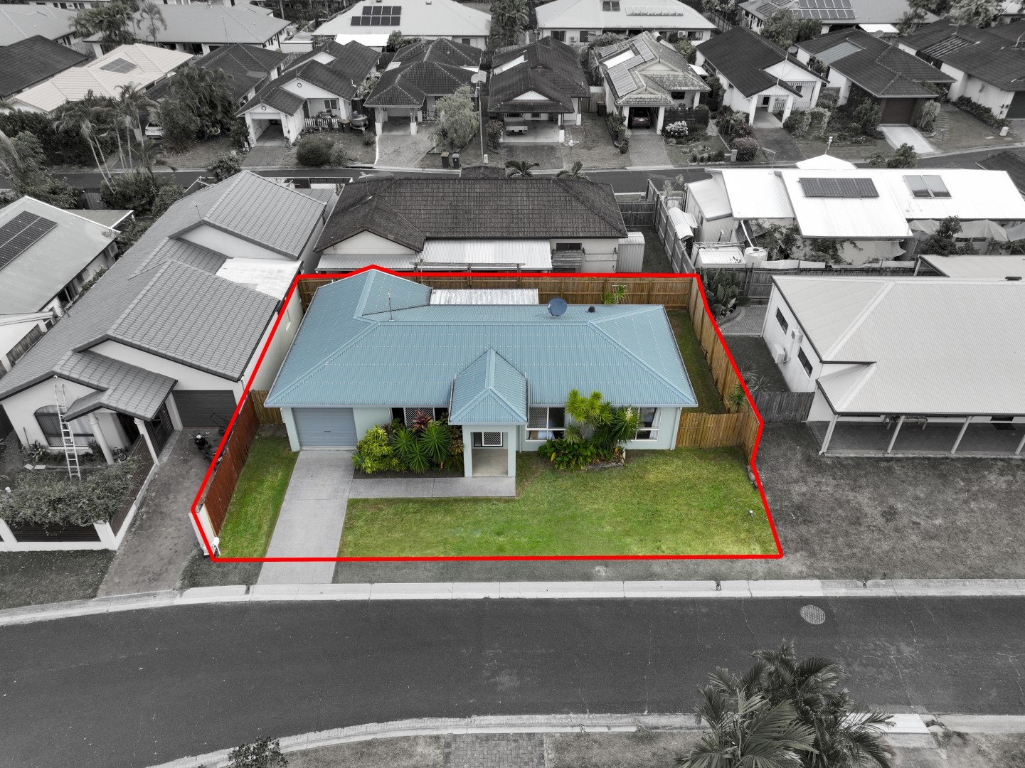 11 SILKY OAK COURT, Mooroobool QLD 4870 - Image 1