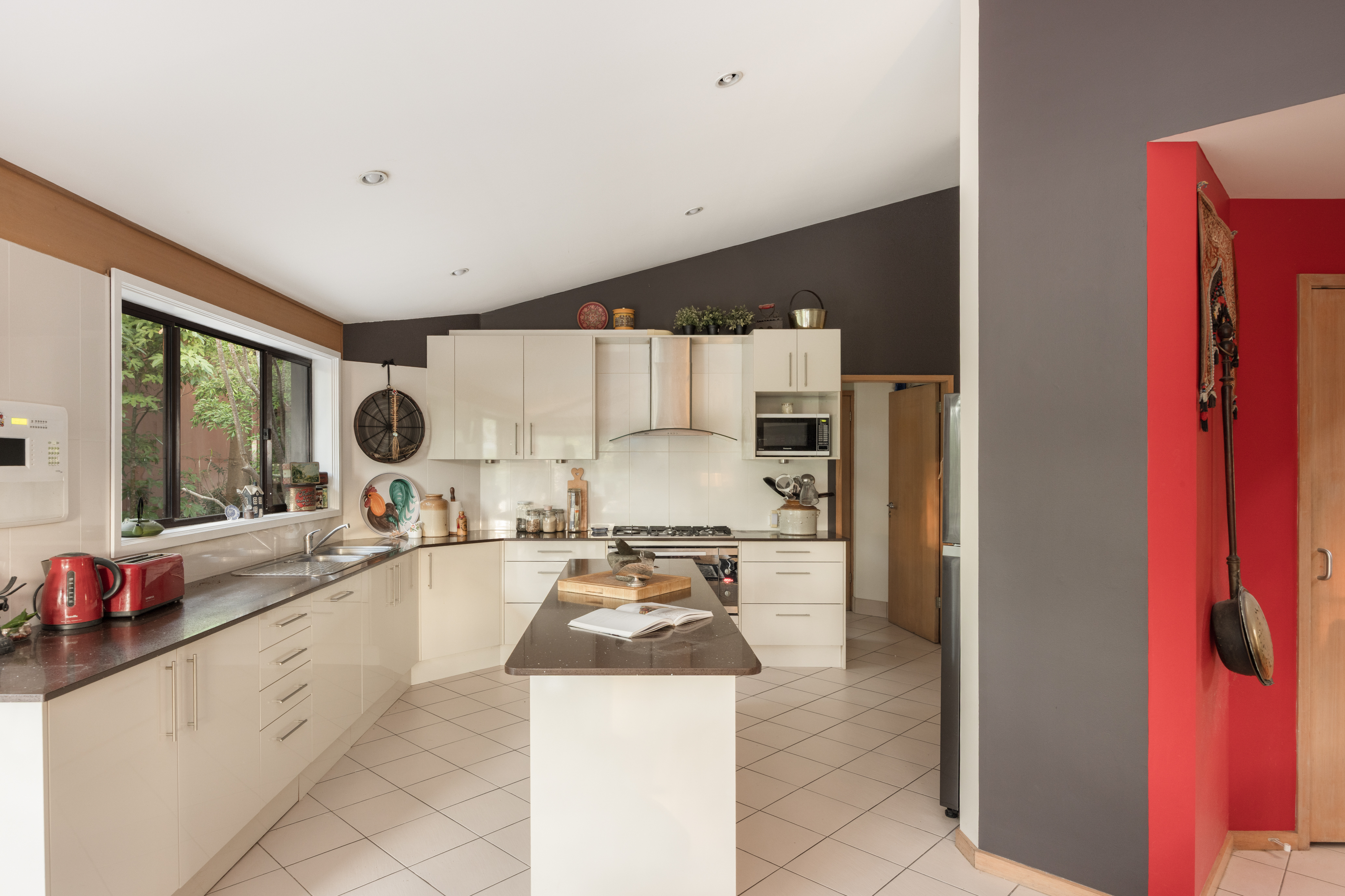 46 WARRIMOO AVENUE, St Ives NSW 2075 - Image 9
