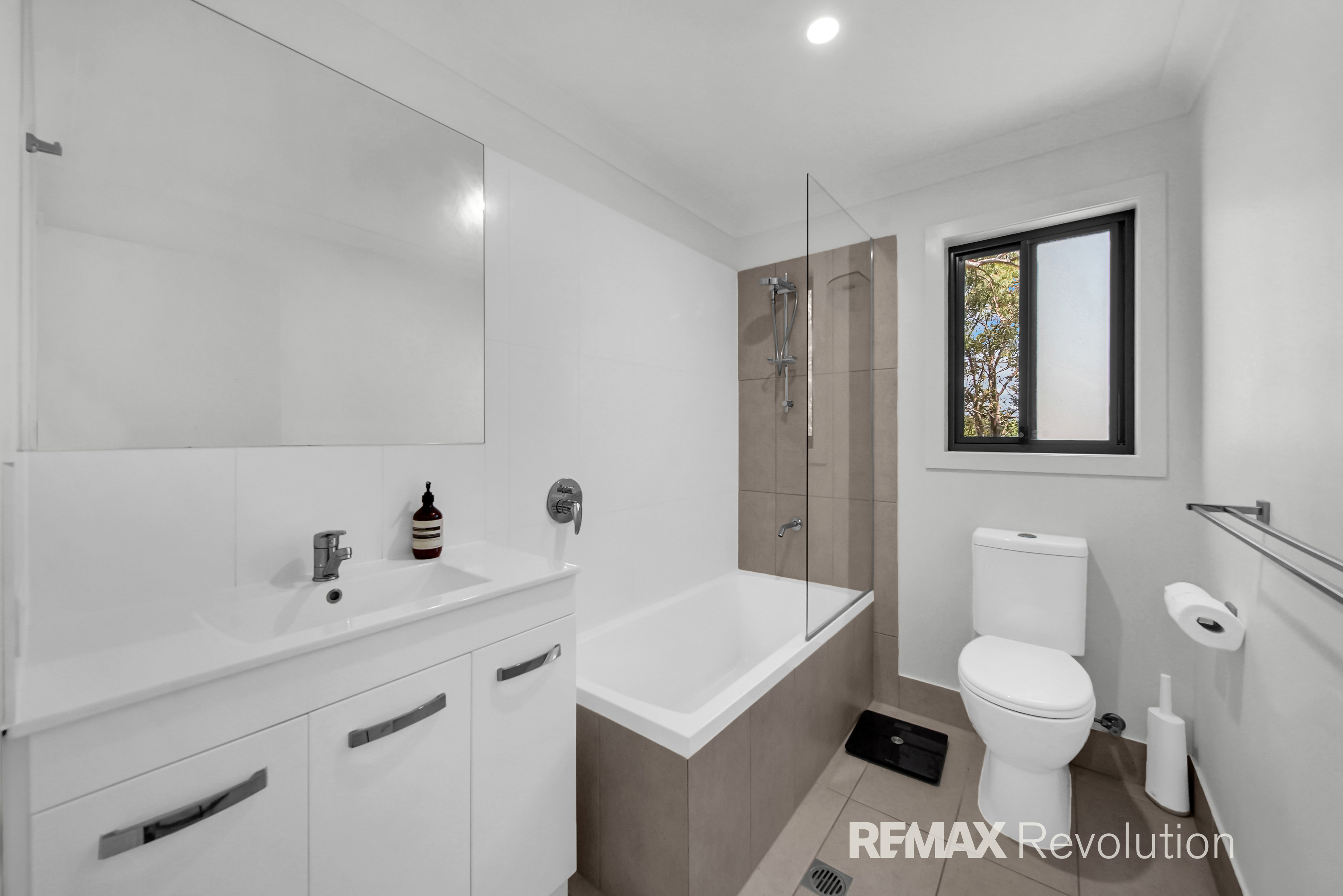 4-bedroom unit at UNIT 12 25-27 ARAFURA AVENUE, Loganholme QLD 4129, Logan, Queensland