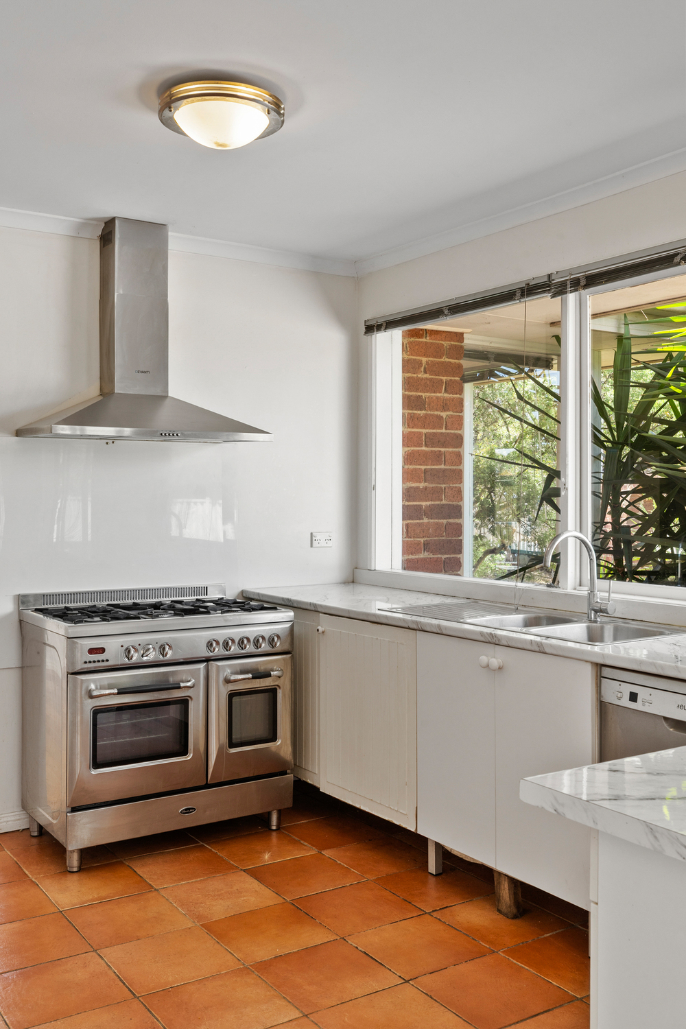 4 Hodder Court, Sydenham, VIC 3037 - Image 4