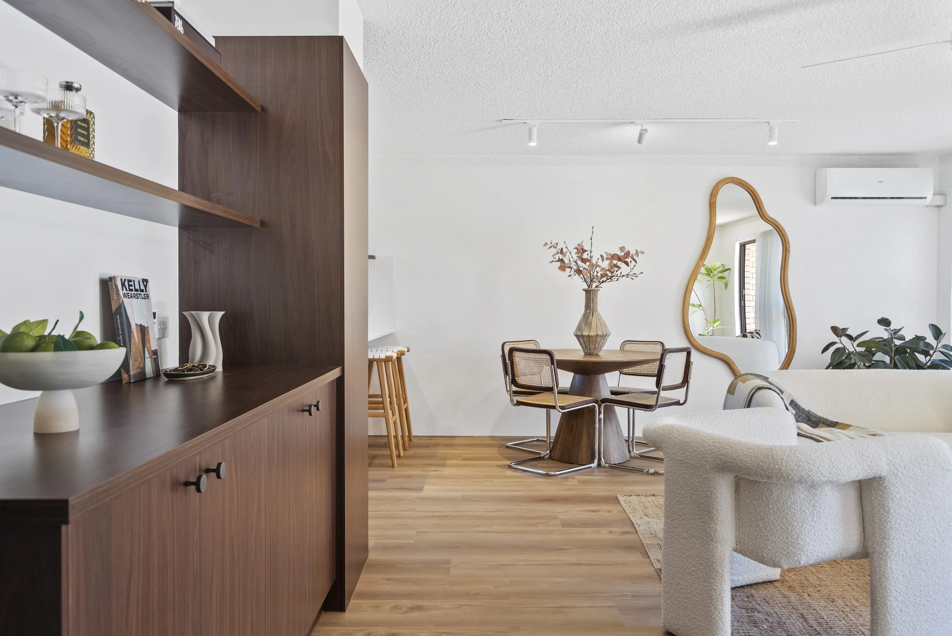 2/14 Christina Court, Mermaid Waters, Qld, 4218 - Image 2