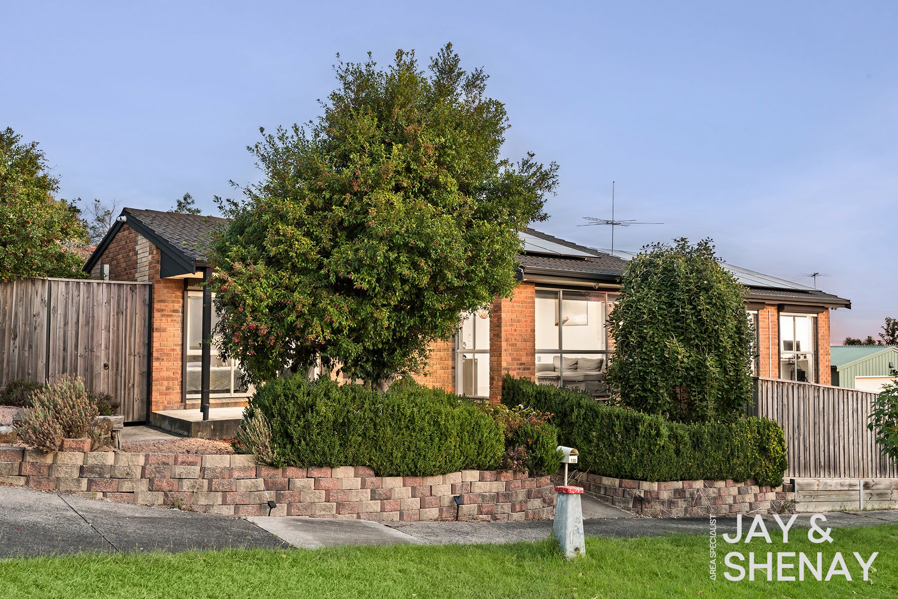 3-bedroom house at 130 GLENEAGLES DRIVE, Endeavour Hills VIC 3802, Casey, Victoria