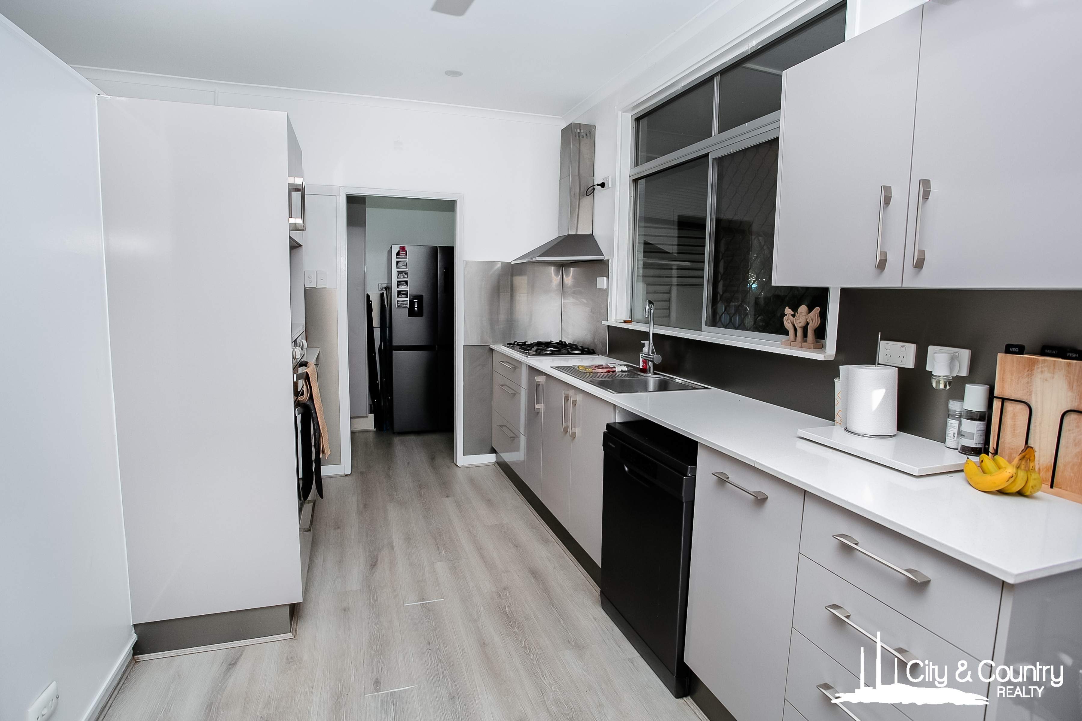 3 MADANG STREET, Soldiers Hill QLD 4825 - Image 1