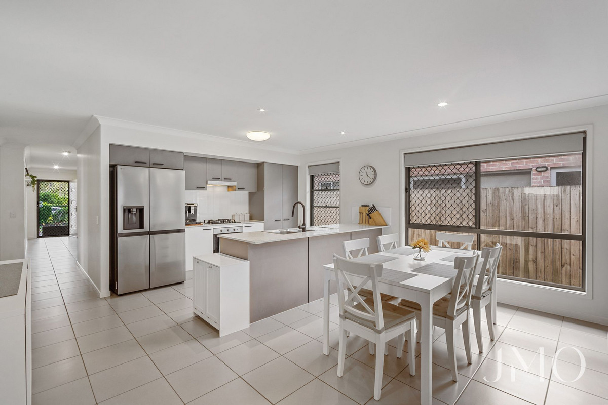 127 BROOKSIDE CIRCUIT, Ormeau QLD 4208 - Image 10