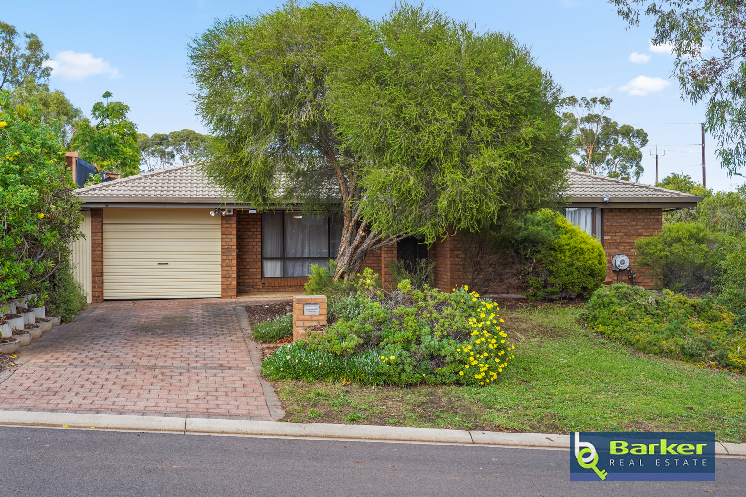2 ILLAWARRA COURT, Craigmore SA 5114 - Image 1