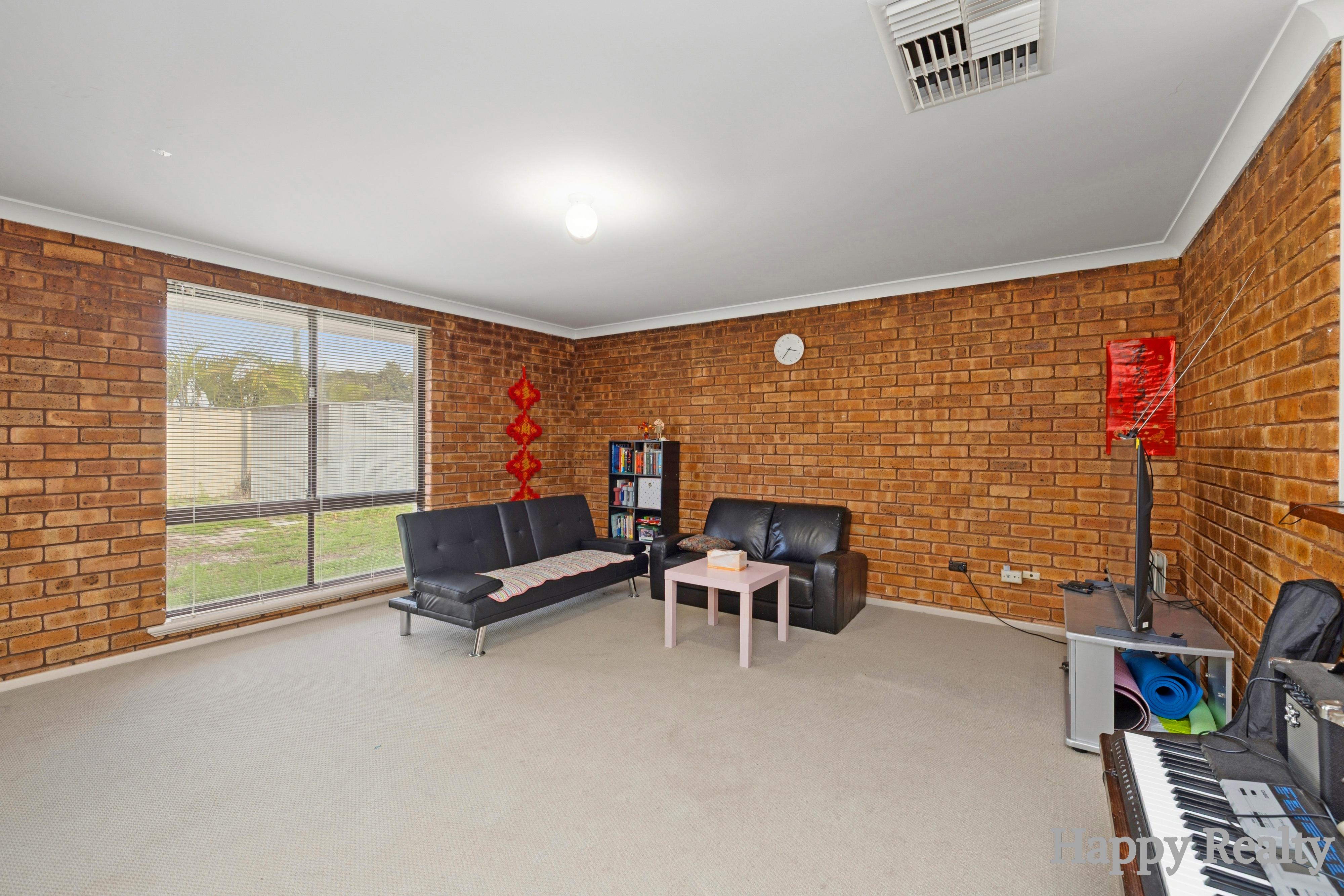 18 FAGENCE WAY, Thornlie WA 6108 - Image 4