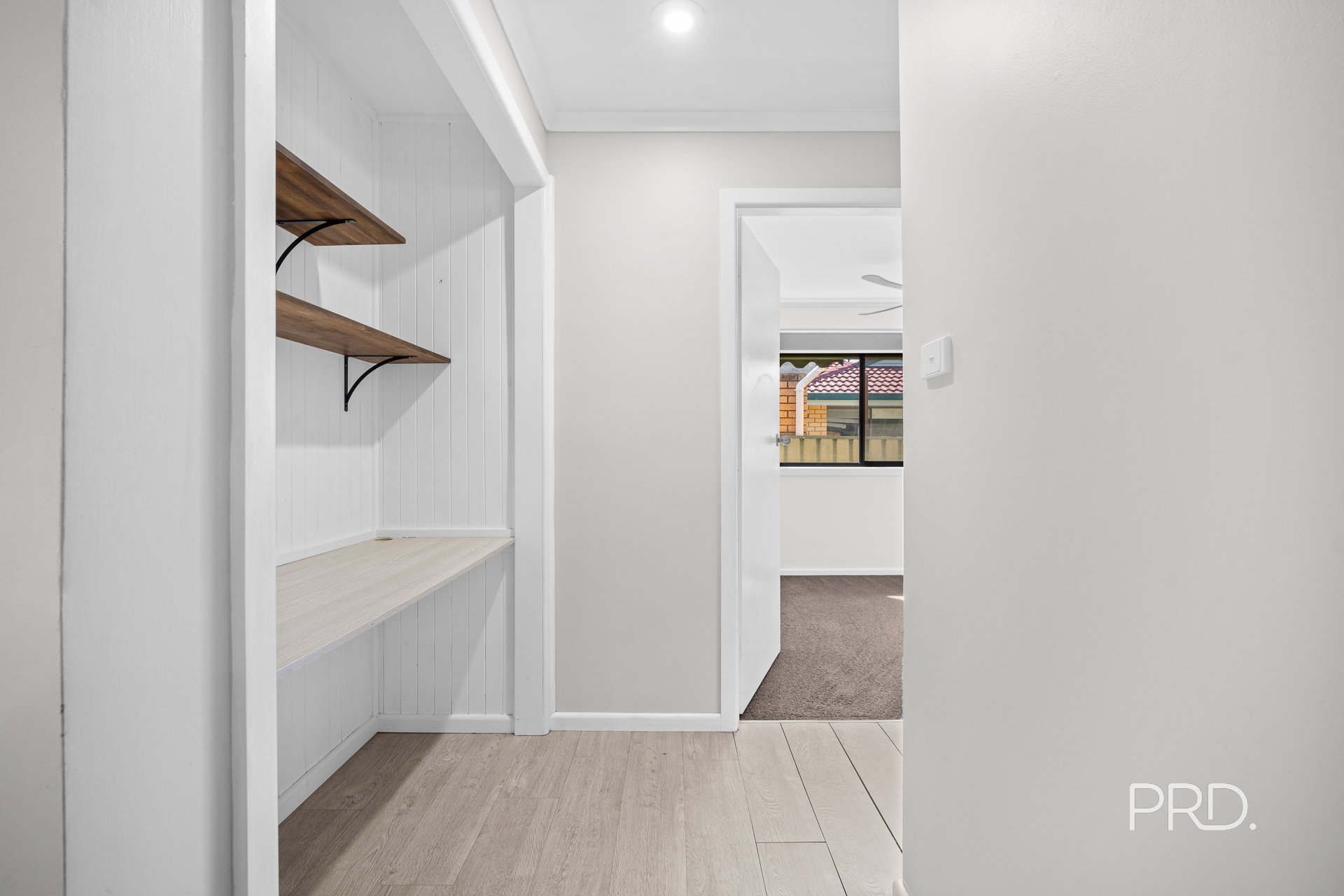 21 Pinaroo Drive, Glenfield Park, NSW 2650 - Image 9